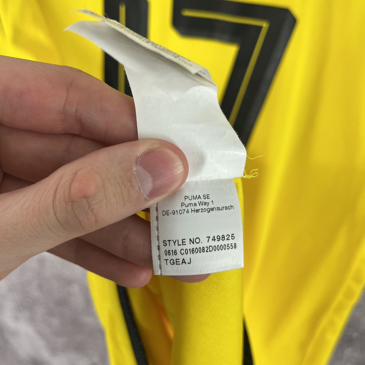 Puma Borussia Dortmund #17 Aubameyang Cup Shirt 2016/2017 Jersey Size US L / EU 52-54 / 3 - 15 Thumbnail