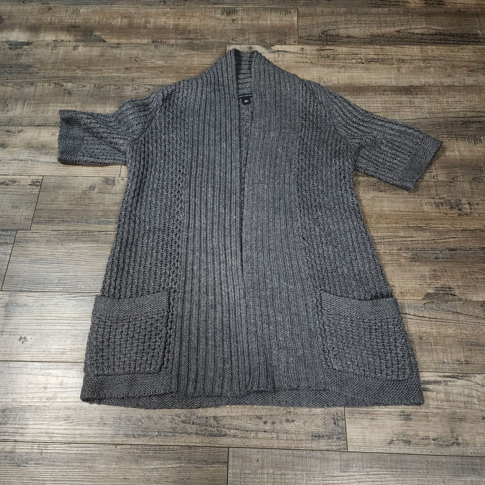 Banana Republic Banana Republic Gray short sleeve cardigan women's SZ M 2201 Size M / US 6-8 / IT 42-44 - 1 Thumbnail