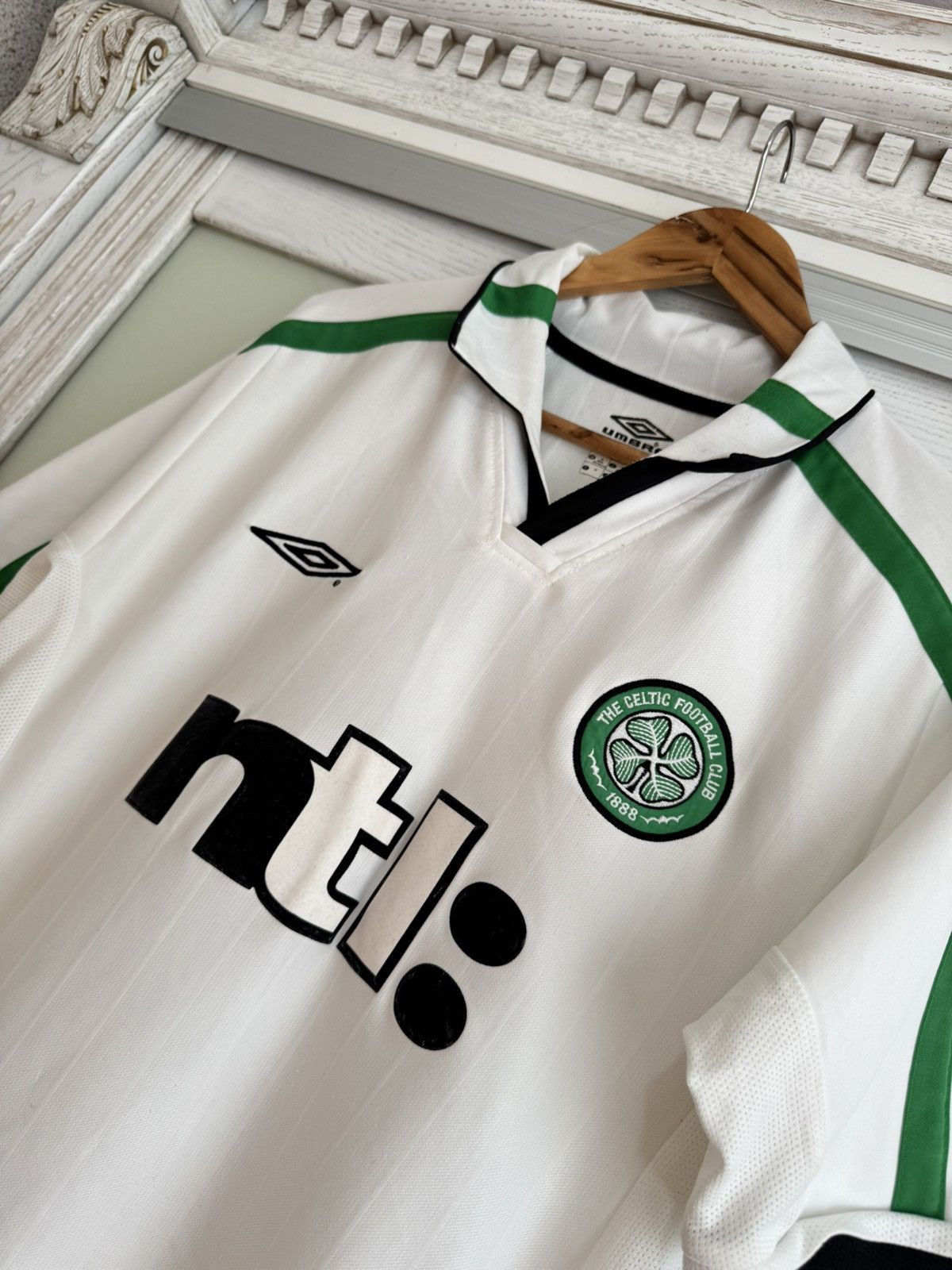 Umbro × Vintage Vintage Celtic 2001-2002 Away Soccer Jersey Football Kit Size US M / EU 48-50 / 2 - 5 Thumbnail