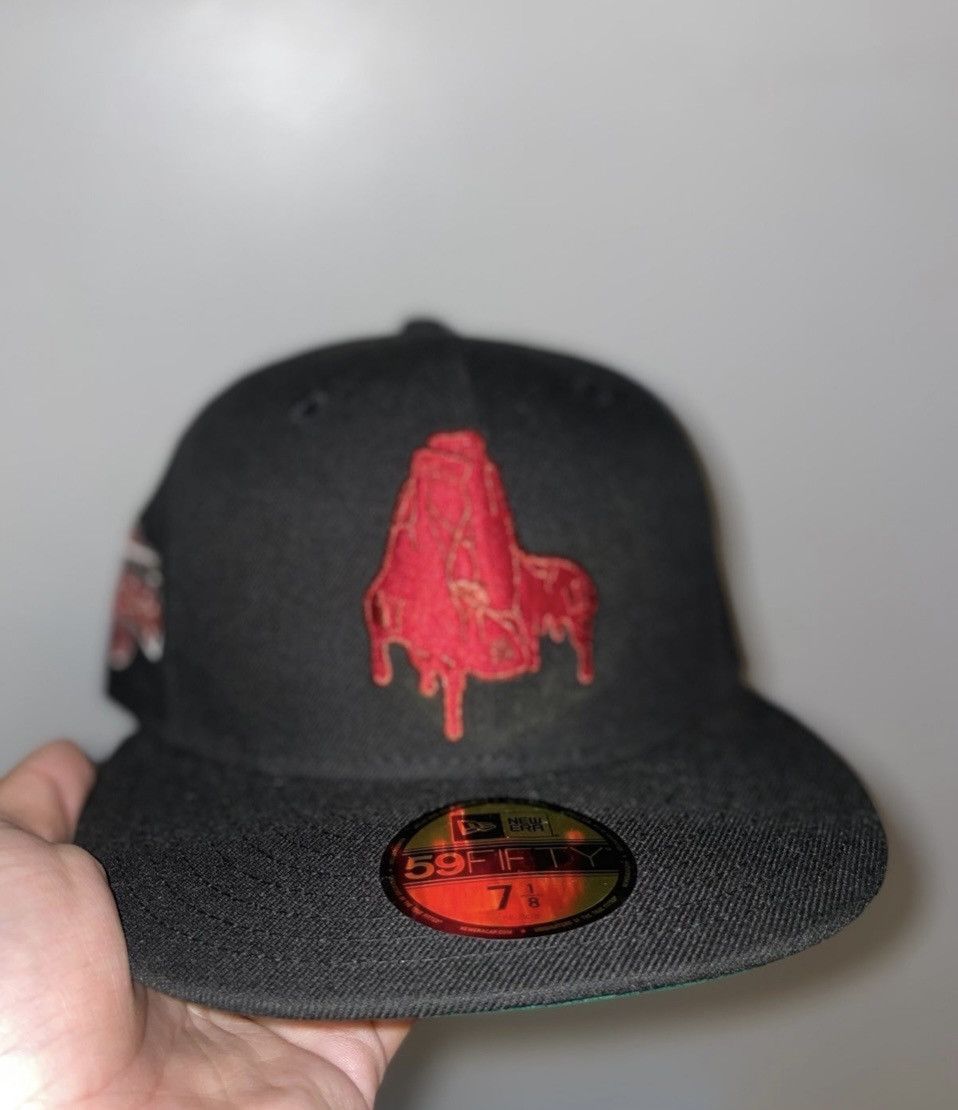 New Era My fitteds bloody Boston Red Sox banned logo size 7 1/8 Size ONE SIZE - 2 Thumbnail