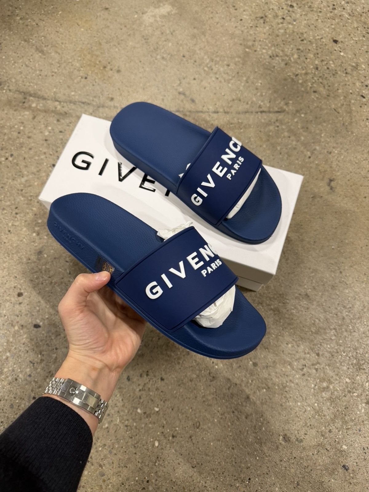 Givenchy Rubber Pool Slides NEW 475$