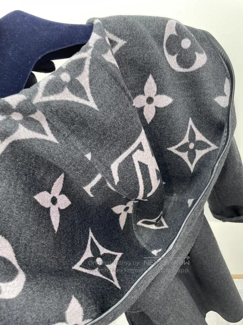 Louis Vuitton Louis Vuitton Old Flower Bathrobe coat Size 4XL / US 24-26 - 3 Thumbnail
