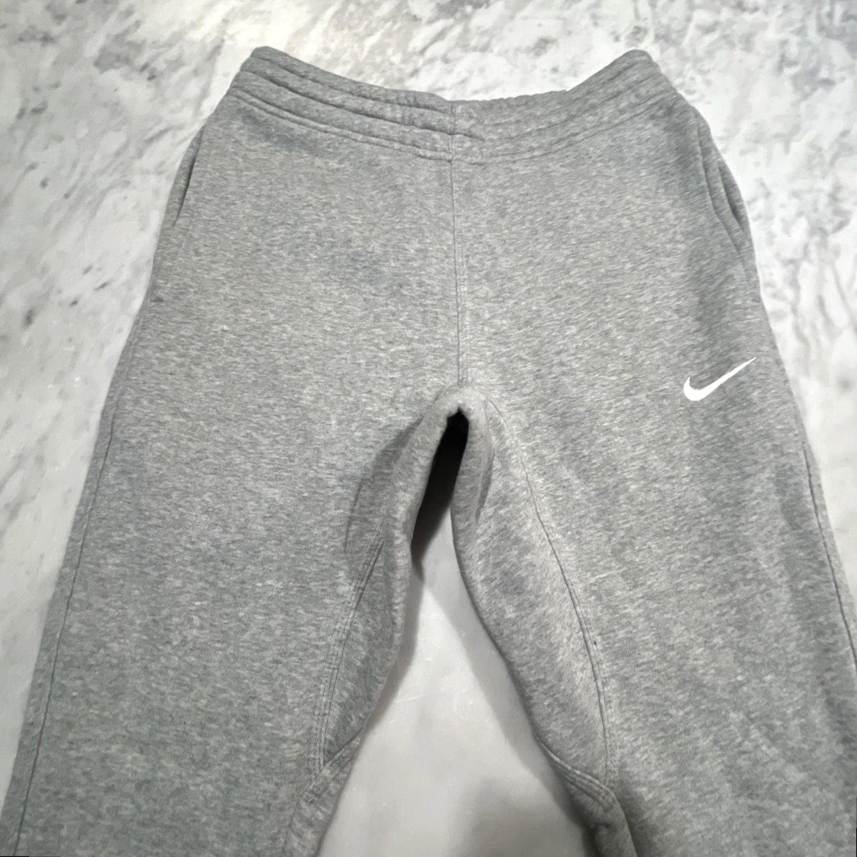 Nike Nike Standard Fit Sweatpants Men Small 716830-063 Gray Drawstring NWT Taper Leg Pockets Elastic Waist Regular Fit Activewear Sports Size US 29 - 7 Thumbnail