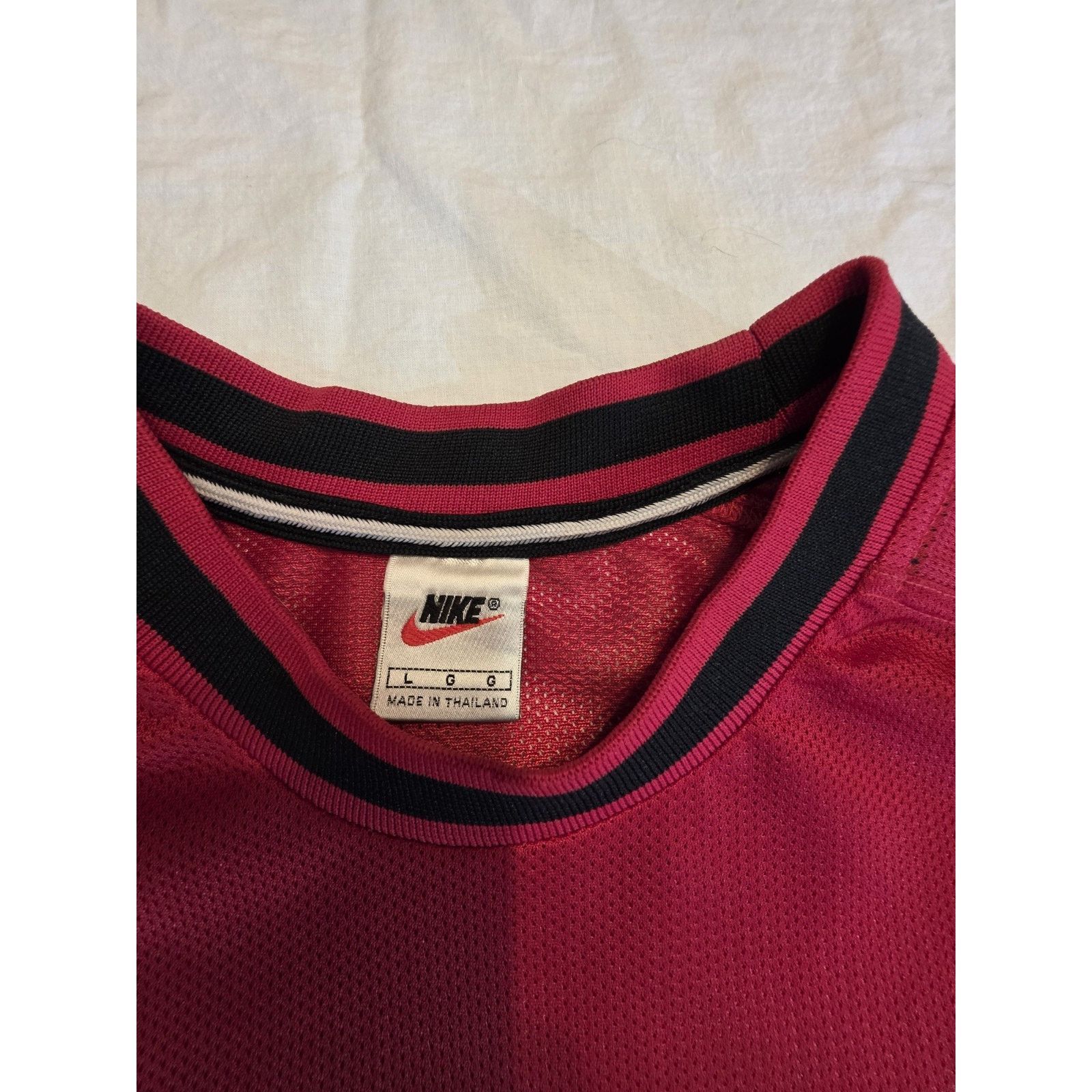 Nike Nike Red Vintage Men’s Size Large Short Sleeve Mesh Size US L / EU 52-54 / 3 - 3 Thumbnail