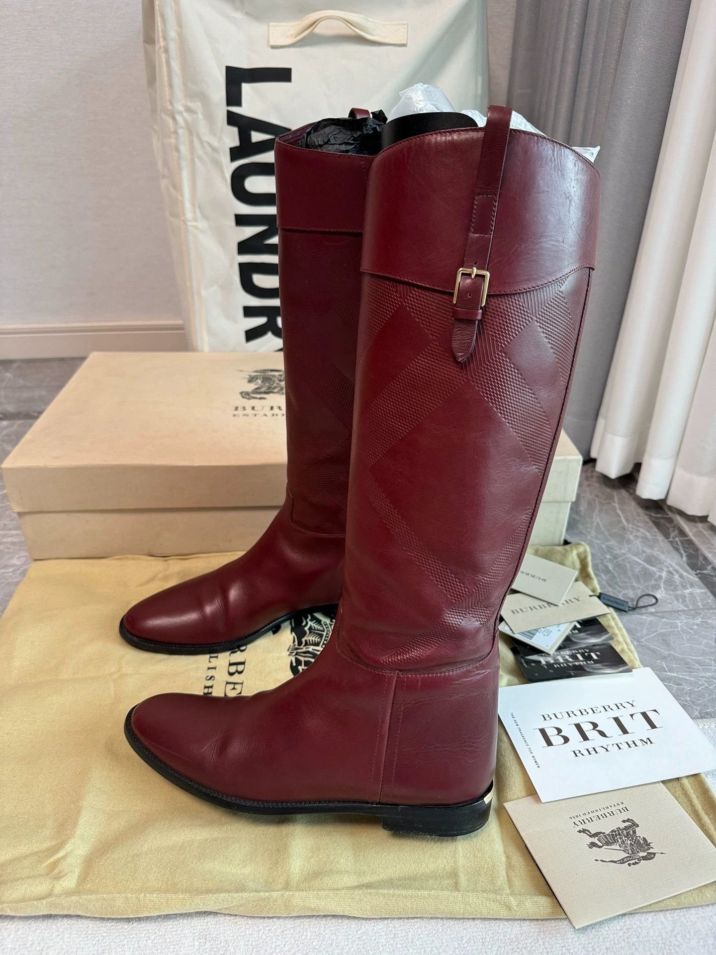 Burberry Burberry riding boots Angora Red EU38 Size US 7.5 / IT 37.5 - 2 Thumbnail