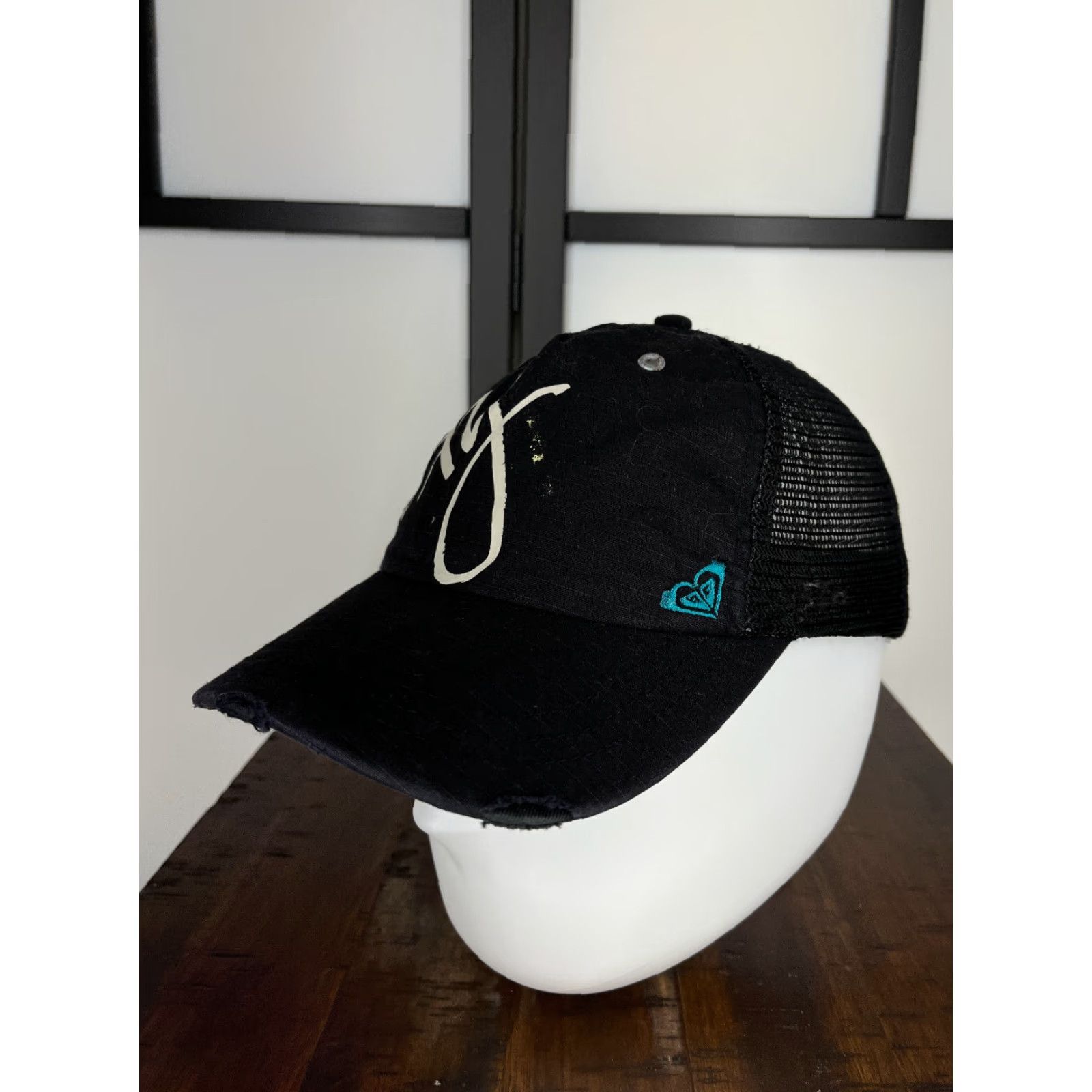 Vintage ROXY Hat Cap Snap Back Trucker Womens One Size Black Distressed Polyester Outdoor Logo Knit Pattern Solid Size ONE SIZE - 4 Thumbnail