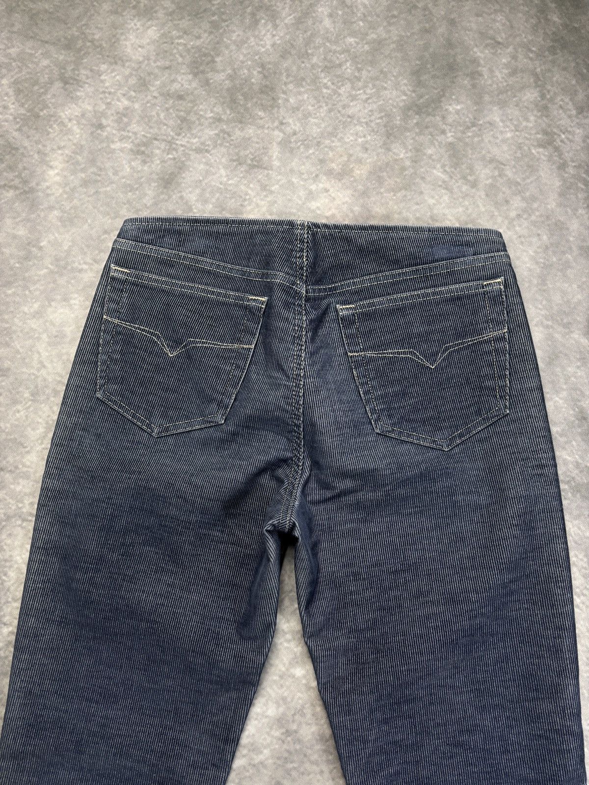 Versace × Versace Jeans Couture × Vintage Vintage Versace Jeans Couture Corduroy Trousers 1990s 2000s Size 28" / US 6 / IT 42 - 10 Thumbnail