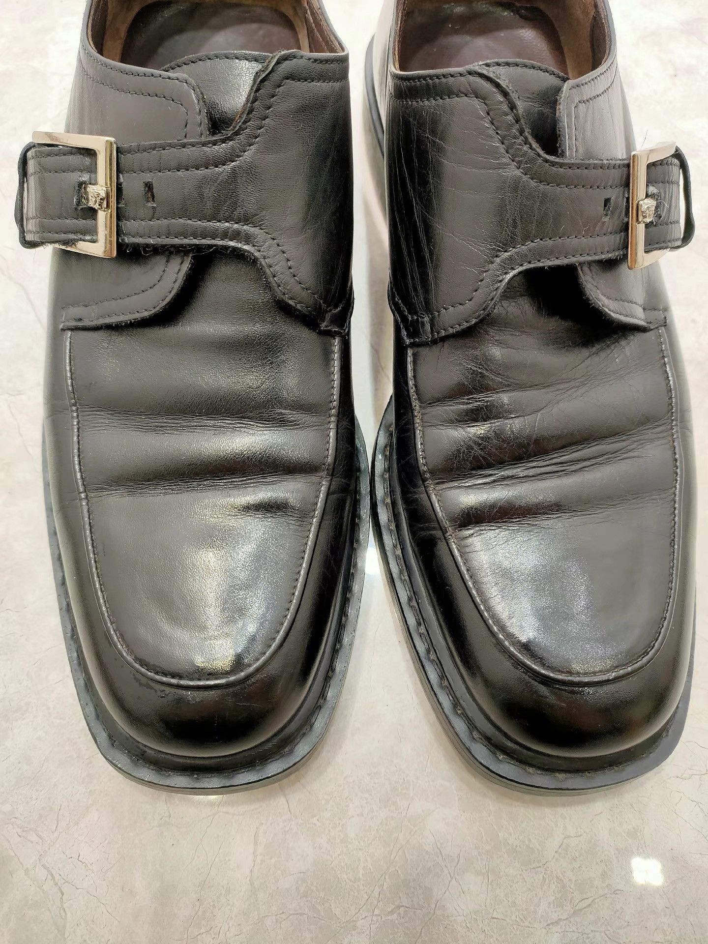 Versace Versace Men's Black Top Layer Cowhide Leather Shoes K29 Size US 6 / EU 39 - 2 Thumbnail