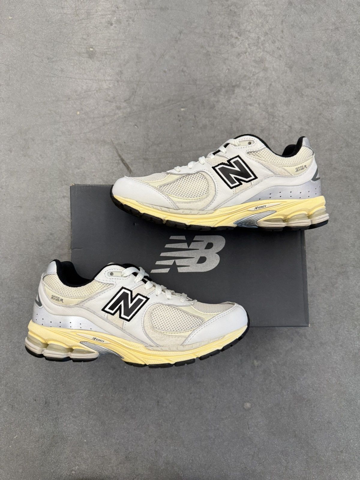 New Balance 2020 New Balance 2002R ThisisNeverThat Size US 8 / EU 41 - 1 Thumbnail