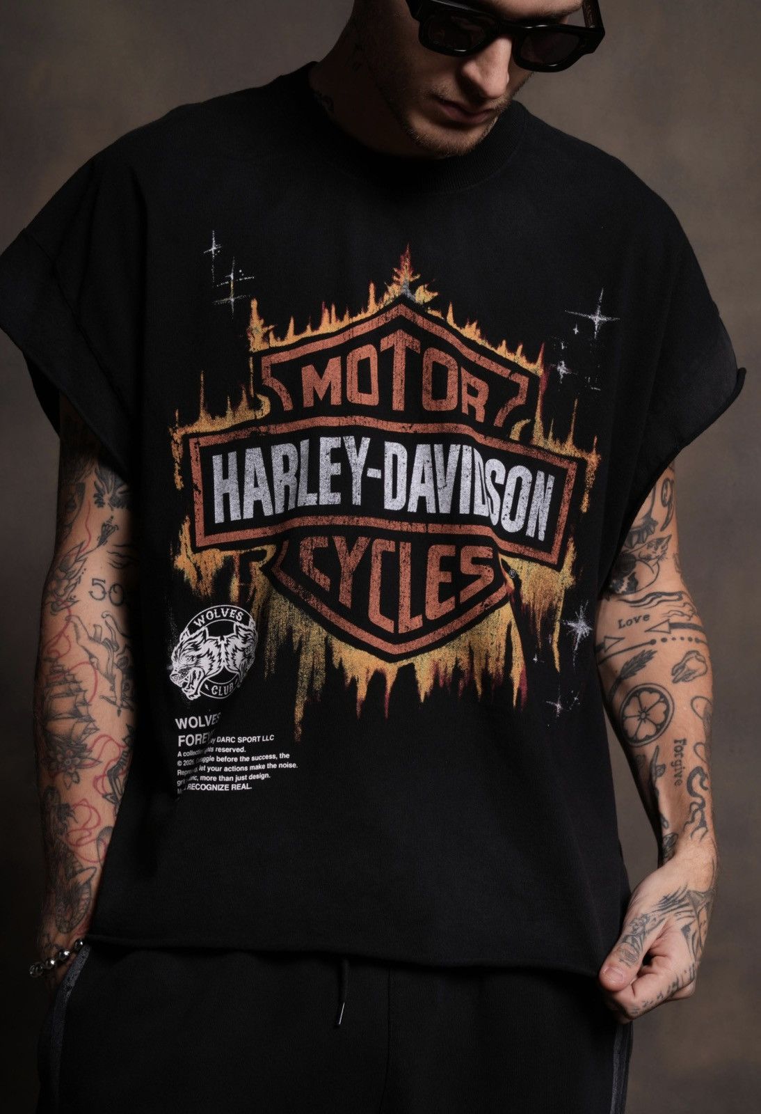 Darc Sport INFERNO SHIELD GRUNGE CUT-OFF MID-LENGTH RAW HEM TEE Size US M / EU 48-50 / 2 - 5 Thumbnail