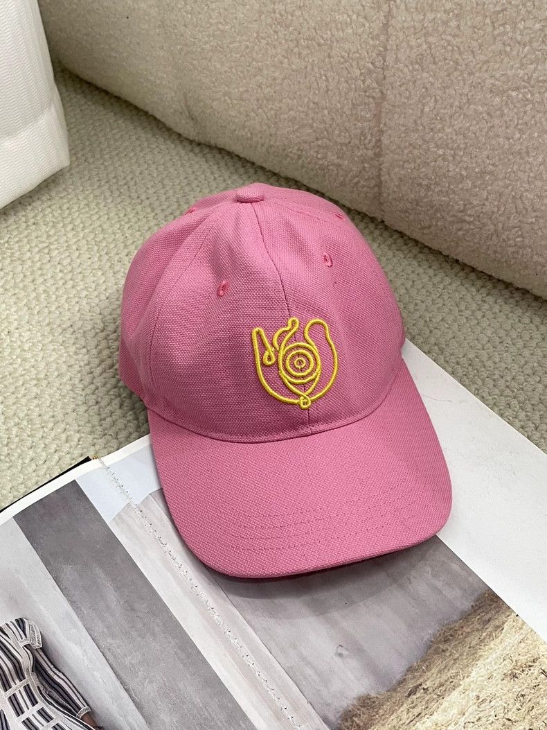 LOEWE Pink matching duck hat
