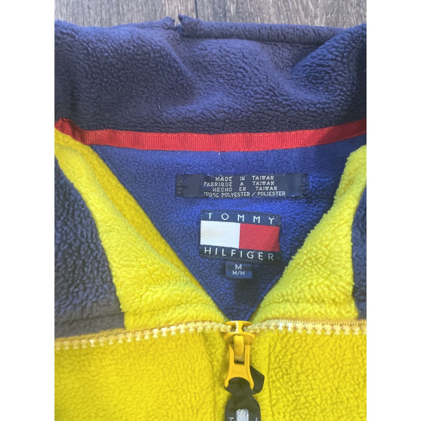 Tommy Hilfiger VINTAGE Tommy Hilfiger Yellow Quarterzip Fleece Sweatshirt M Adult Men Medium pullover fleece sweatshirt Size US M / EU 48-50 / 2 - 5 Thumbnail