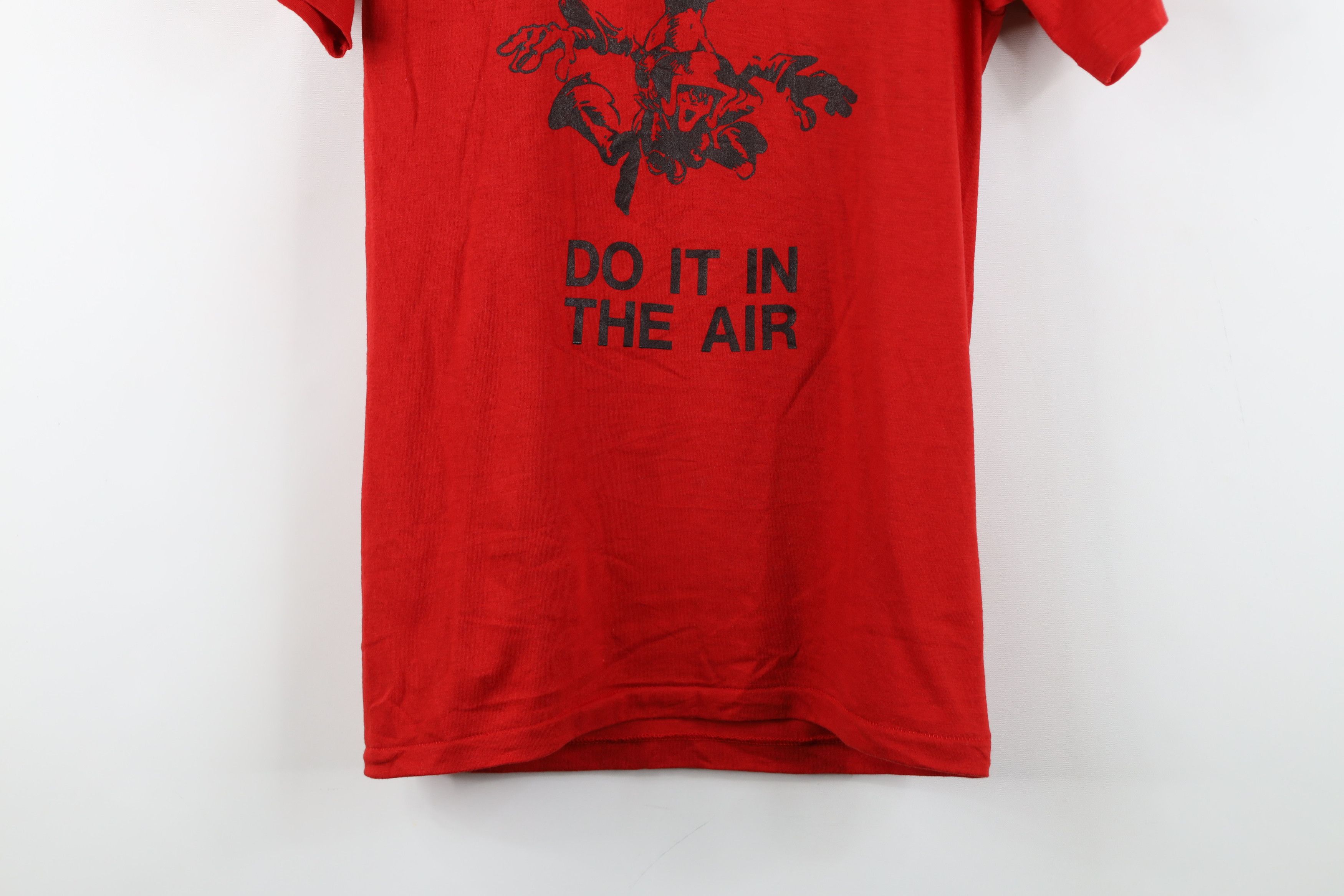 Vintage Vintage 70s 80s Girl Do It In The Air Sky Diving T-Shirt USA Size US M / EU 48-50 / 2 - 3 Thumbnail