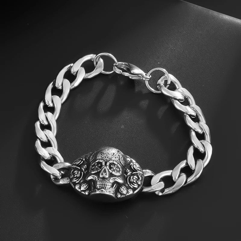 Jewelry × Vintage Vintage Goth Evil Skull Bracelet Size ONE SIZE - 1 Thumbnail