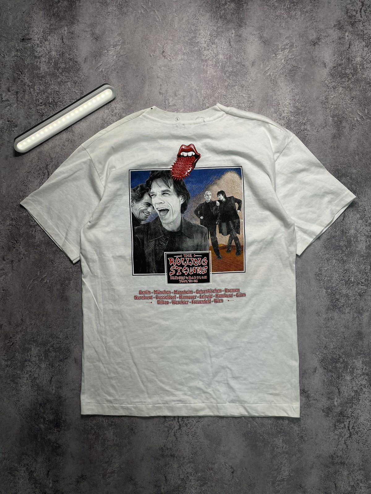 Band Tees Vtg ROLLING STONES 97 Bridges To Babylon Tour Band T-Shirt Size US L / EU 52-54 / 3 - 8 Thumbnail