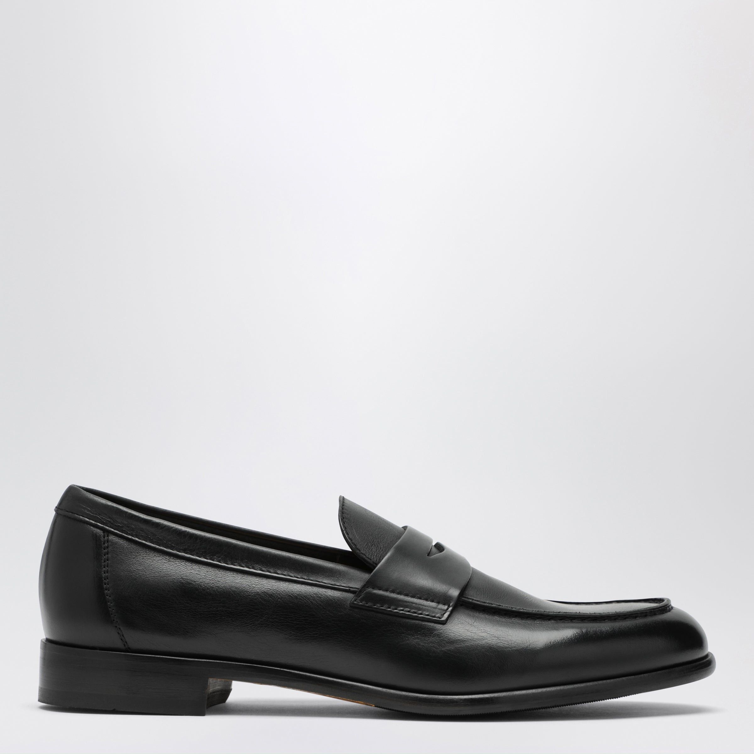 Doucal's Doucal's Black Penny Loafer In Leather Size US 10.5 / EU 43-44 - 1 Thumbnail