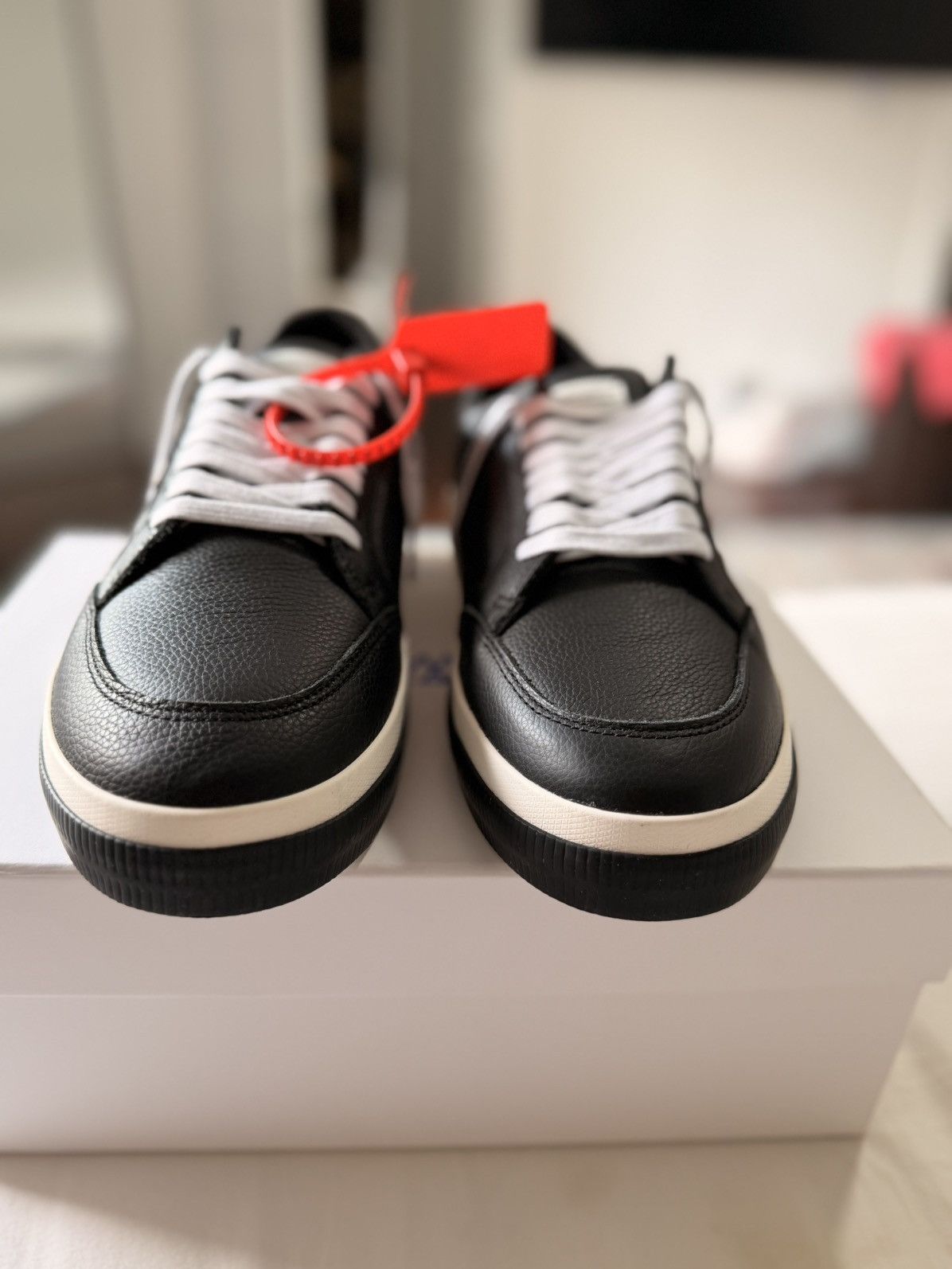 Off-White Off-White New Low Vulcanized Sneaker Size US 11 / EU 44 - 3 Thumbnail