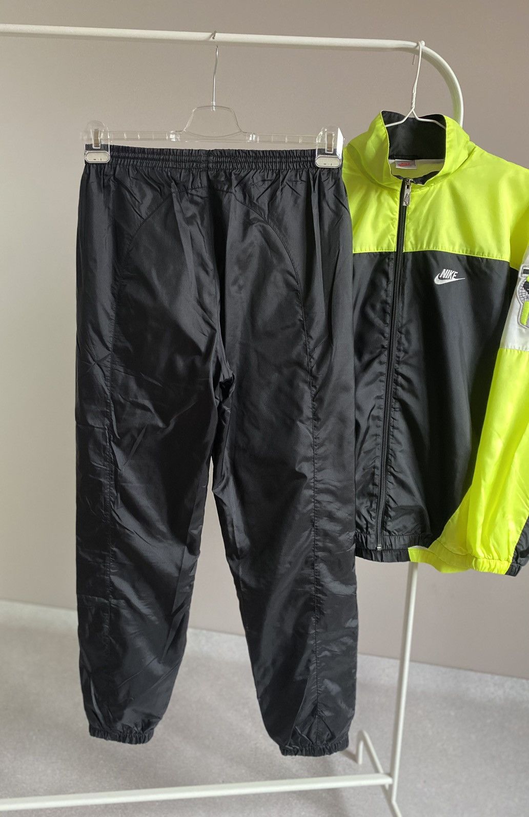 Nike M Vintage Nike International Nylon Tracksuit Jacket Pants 90 Size 48R - 18 Thumbnail