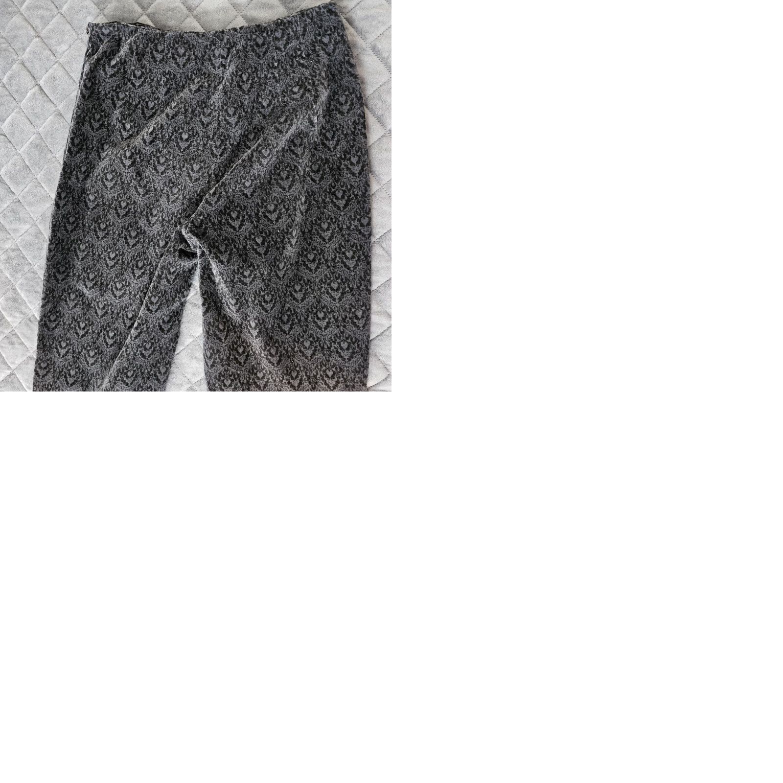 Talbots Talbots Pants Women Petite Black Size 4 Crop Tapered Inseam 26 Paisley Pull On Knit Cotton Blend Size 27" / US 4 / IT 40 - 9 Thumbnail