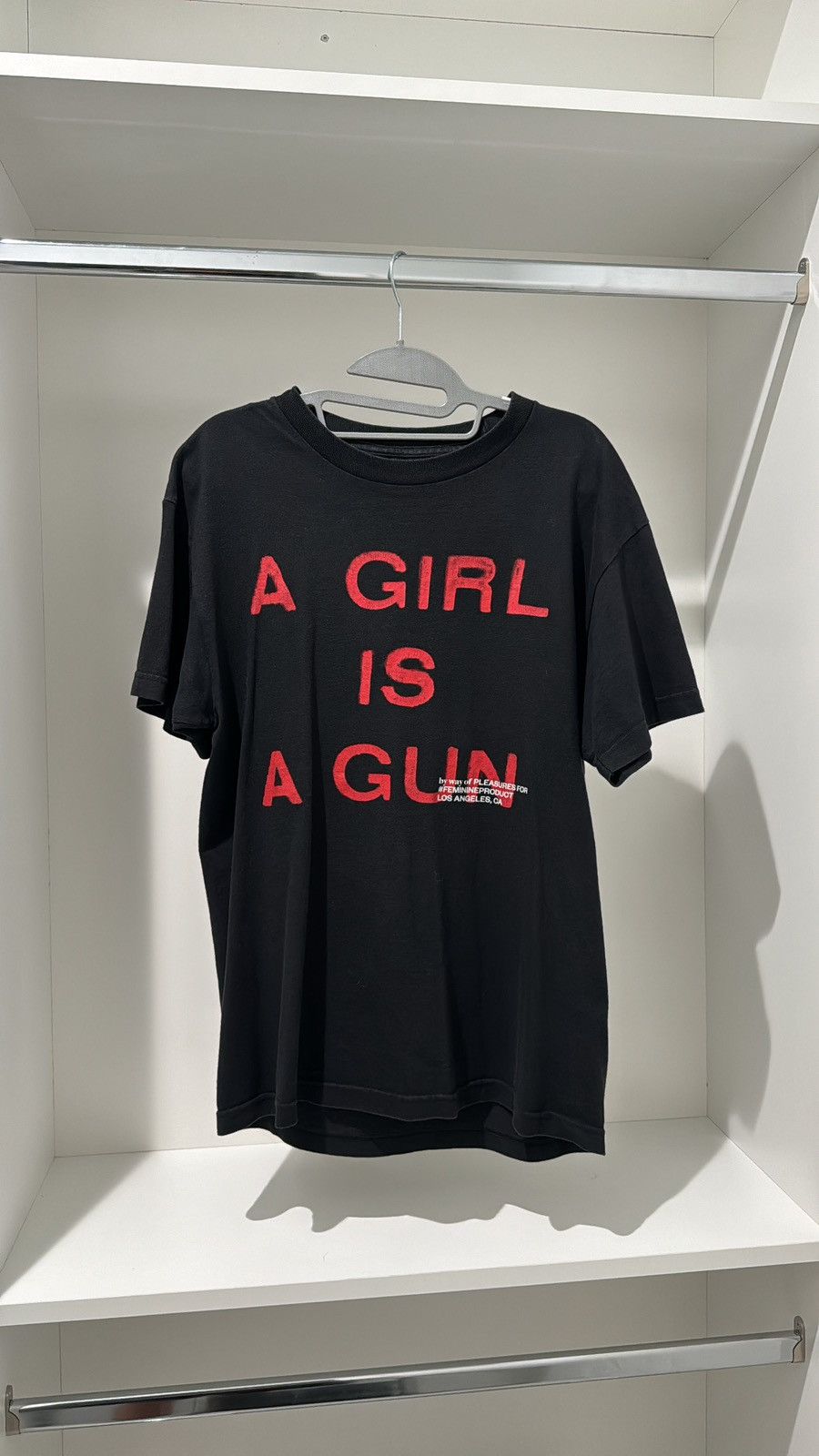 Pleasures girl is a gun tee Size US M / EU 48-50 / 2 - 1 Thumbnail