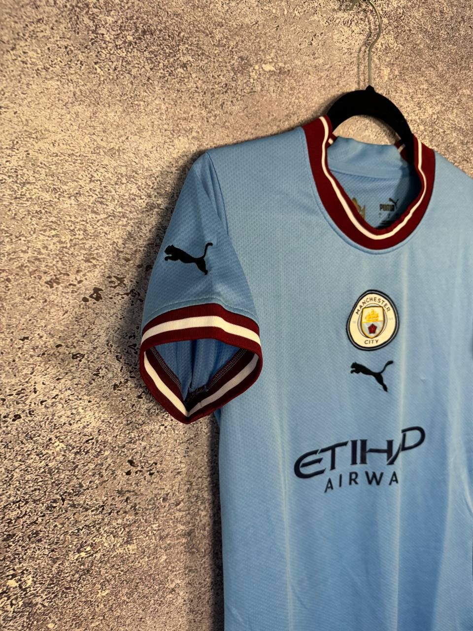 Puma Woman's Vintage Manchester City 2022/23 Puma Jersey Size US L / EU 52-54 / 3 - 4 Thumbnail