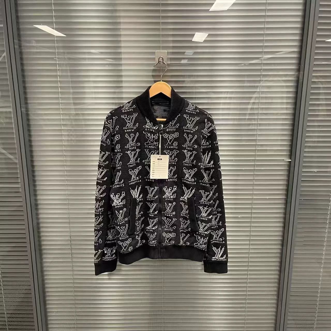 Louis Vuitton Louis Vuitton Black Monogram Zip Jacket Size US S / EU 44-46 / 1 - 1 Thumbnail