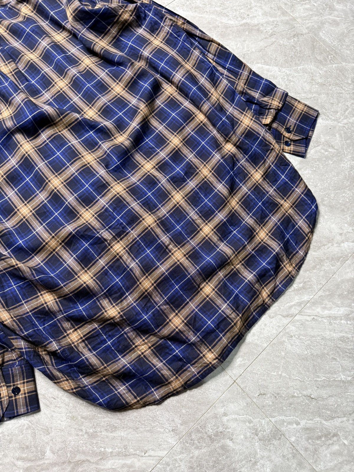 Balenciaga Balenciaga By Demna Gvasalia Back Logo Plaid Buttondown Size XS / US 0-2 / IT 36-38 - 6 Thumbnail