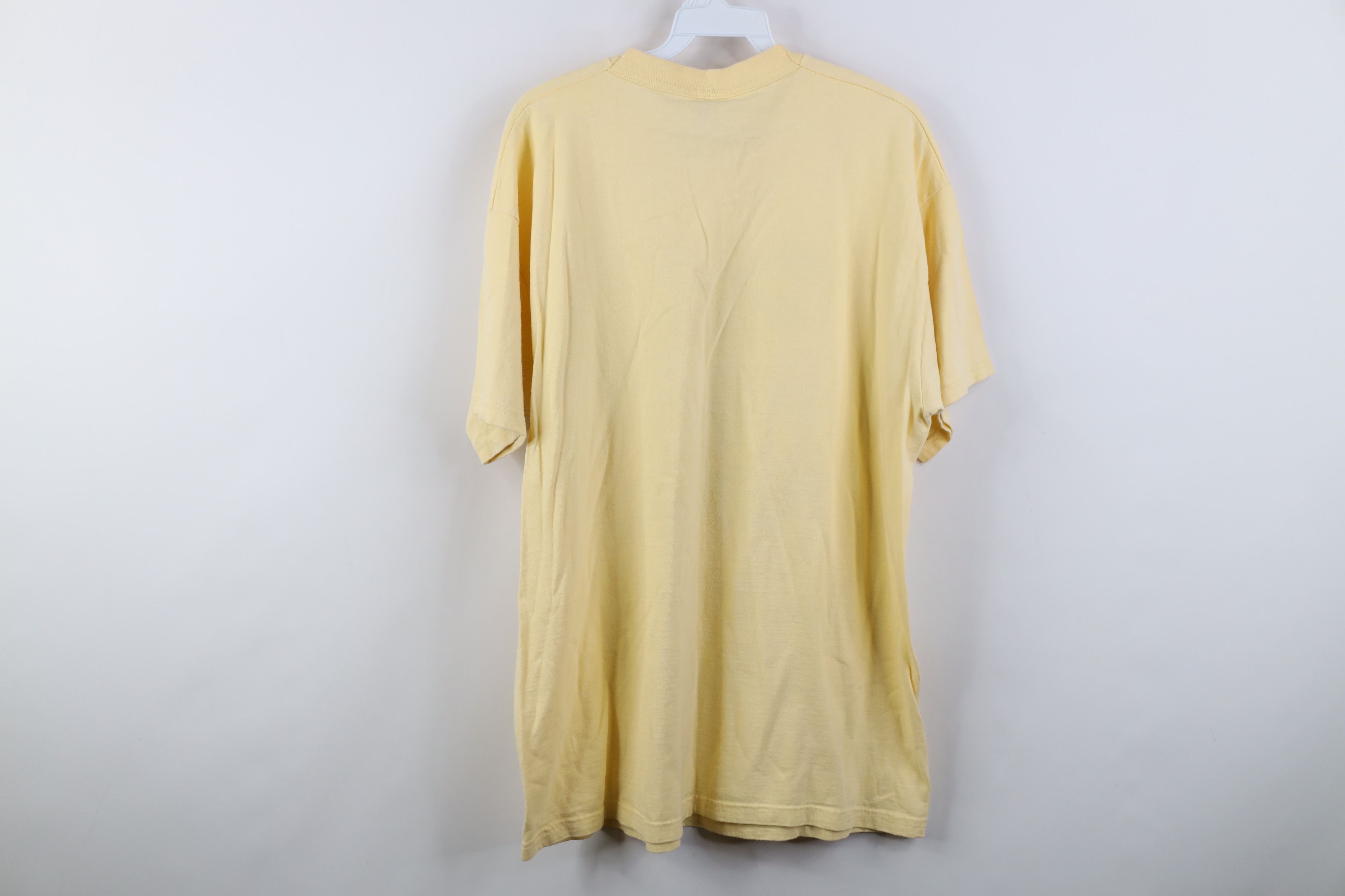 Vintage Vintage 90s Streetwear Abstract Art Canada Moose T-Shirt Size US XL / EU 56 / 4 - 12 Thumbnail