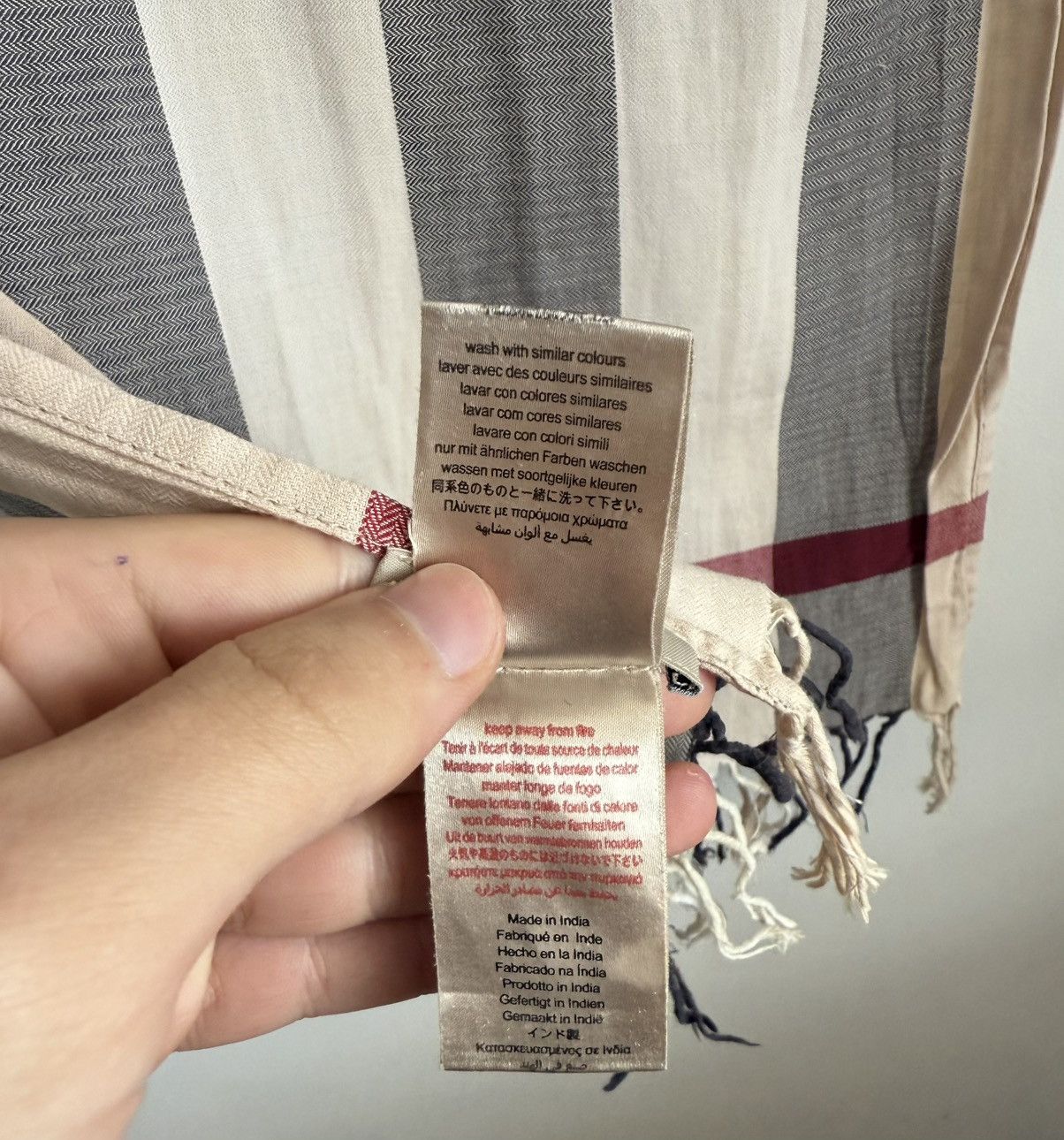 Burberry Beige scarf from Burberry Unisex Size ONE SIZE - 5 Thumbnail