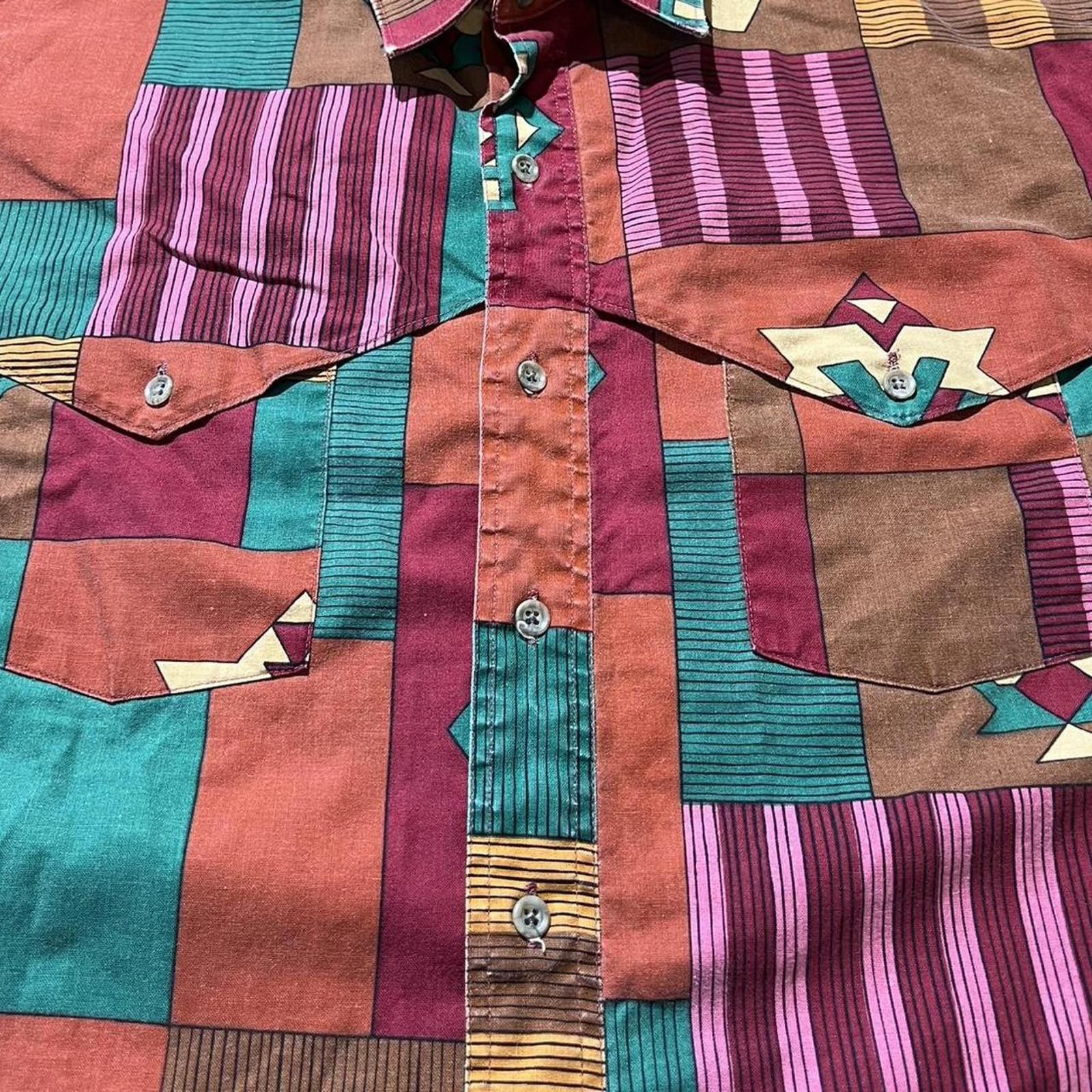 Wrangler Vintage Wrangler Southwestern Aztec Western Button Down Size US XL / EU 56 / 4 - 4 Thumbnail