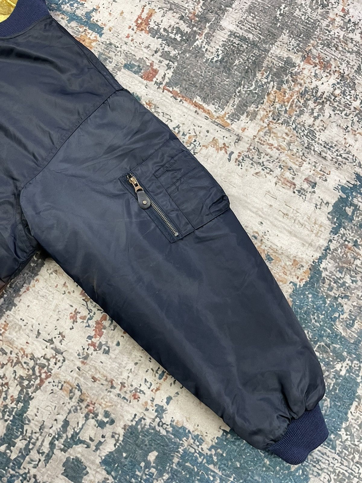 Japanese Brand VINTAGE SUNTORY BOSS REVERSIBLE BOMBERS JACKET Size US XL / EU 56 / 4 - 7 Thumbnail