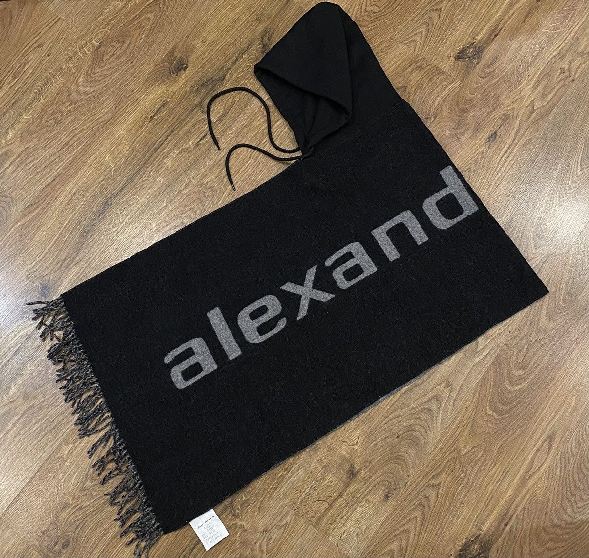 Alexander Wang Alexander Wang T Big Logo Hoodie Scarf x Luxury Size ONE SIZE - 3 Thumbnail