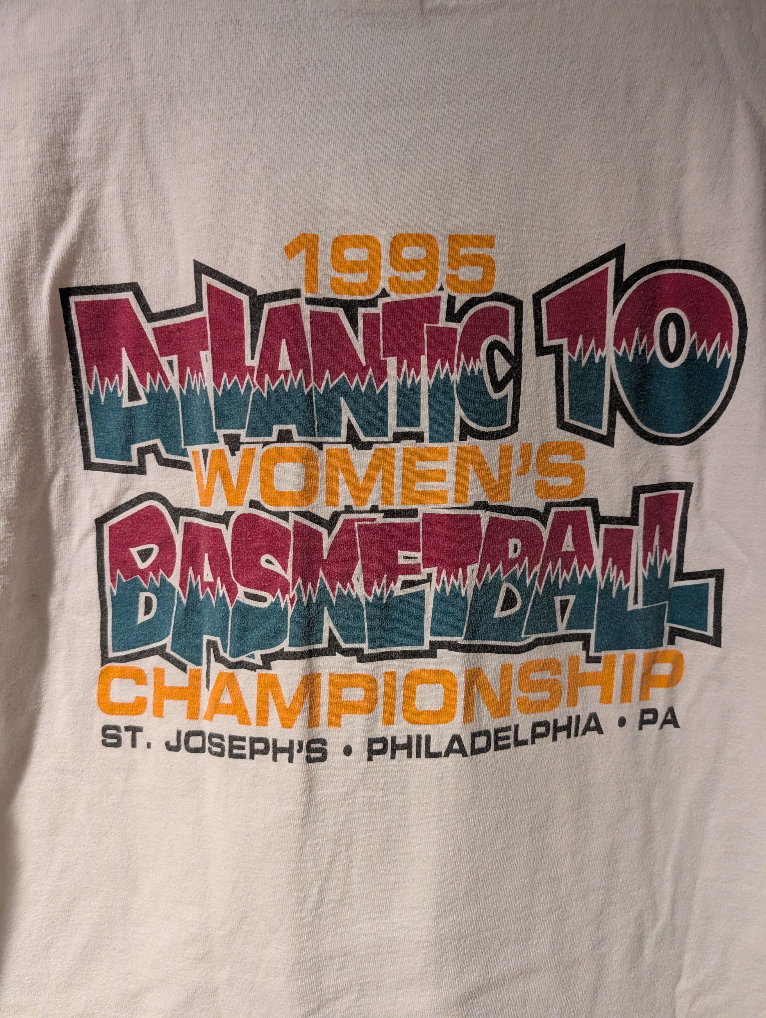 NCAA Vintage 1995 Atlantic 10 Womens Basketball Champion T-Shirt Size US XL / EU 56 / 4 - 2 Thumbnail