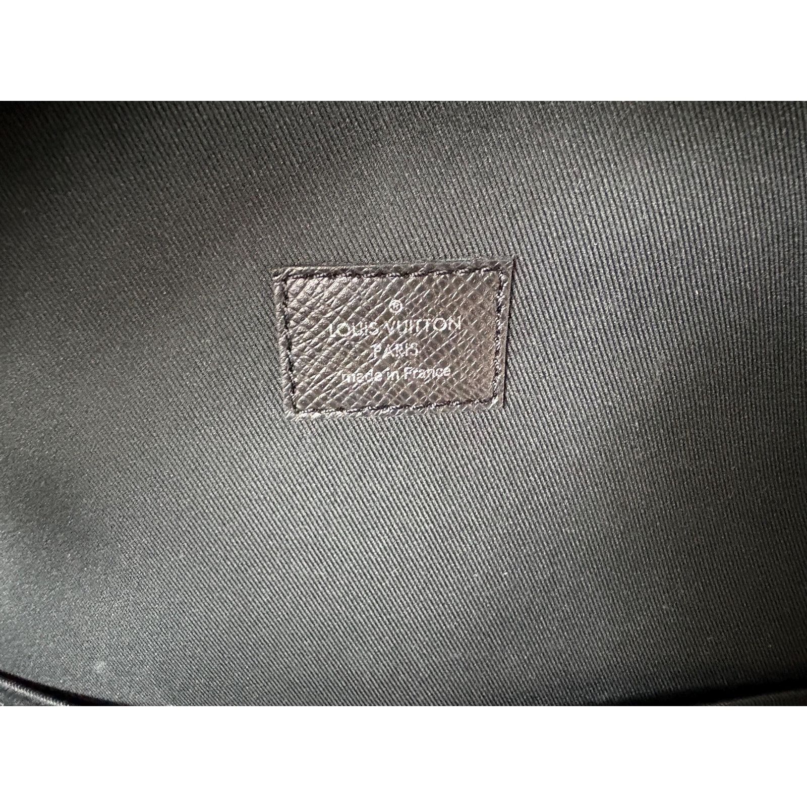 Louis Vuitton Authentic Louis Vuitton Taiga Leather Alex Black Backpack Size ONE SIZE - 11 Thumbnail