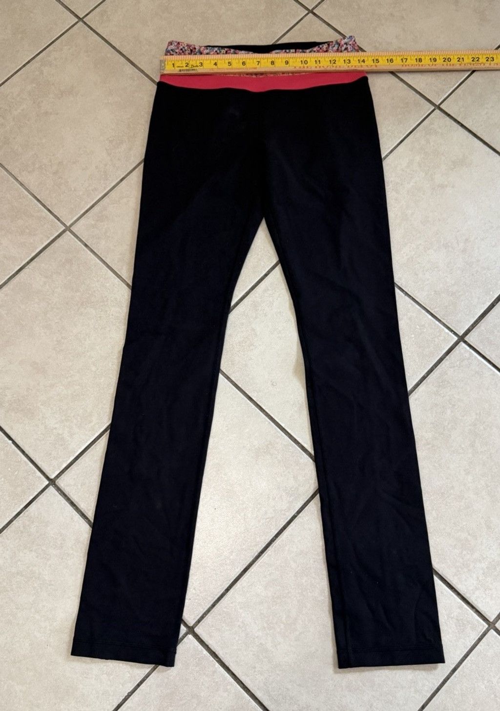 Lululemon LULULEMON SKINNY GROOVE FULL ON LUON 33”REVERSIBLE BLACK 6 Size 28" / US 6 / IT 42 - 5 Thumbnail