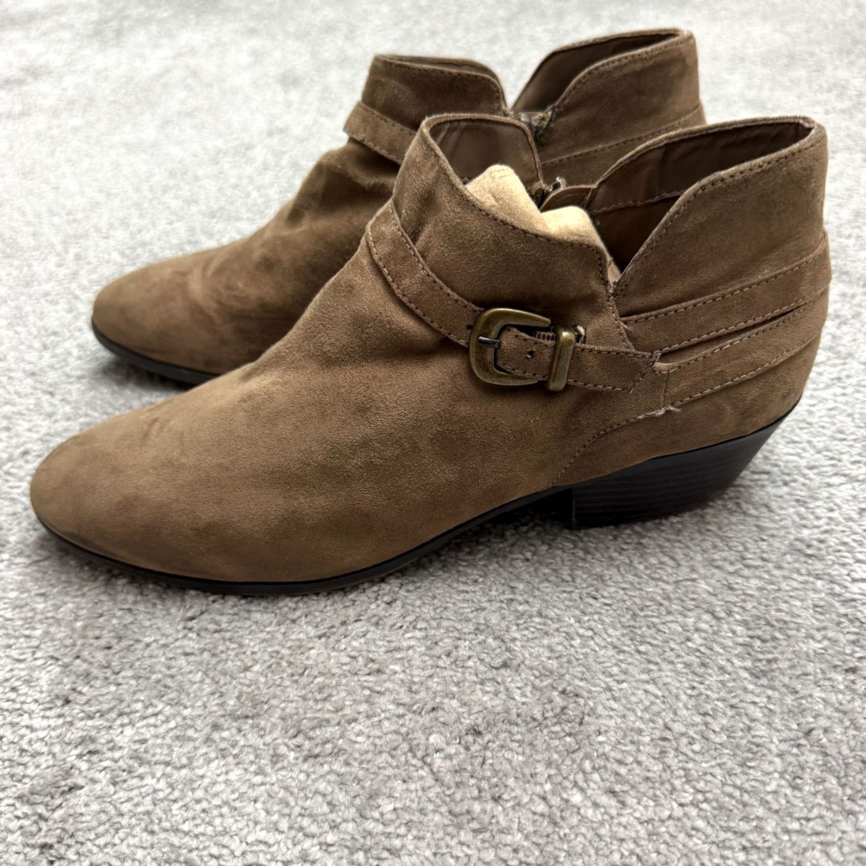 Vintage St. John's Bay Larissa Suede Ankle Boots Womens 10M Brown Buckle Side Zip Bootie Size US 10 / IT 40 - 3 Thumbnail