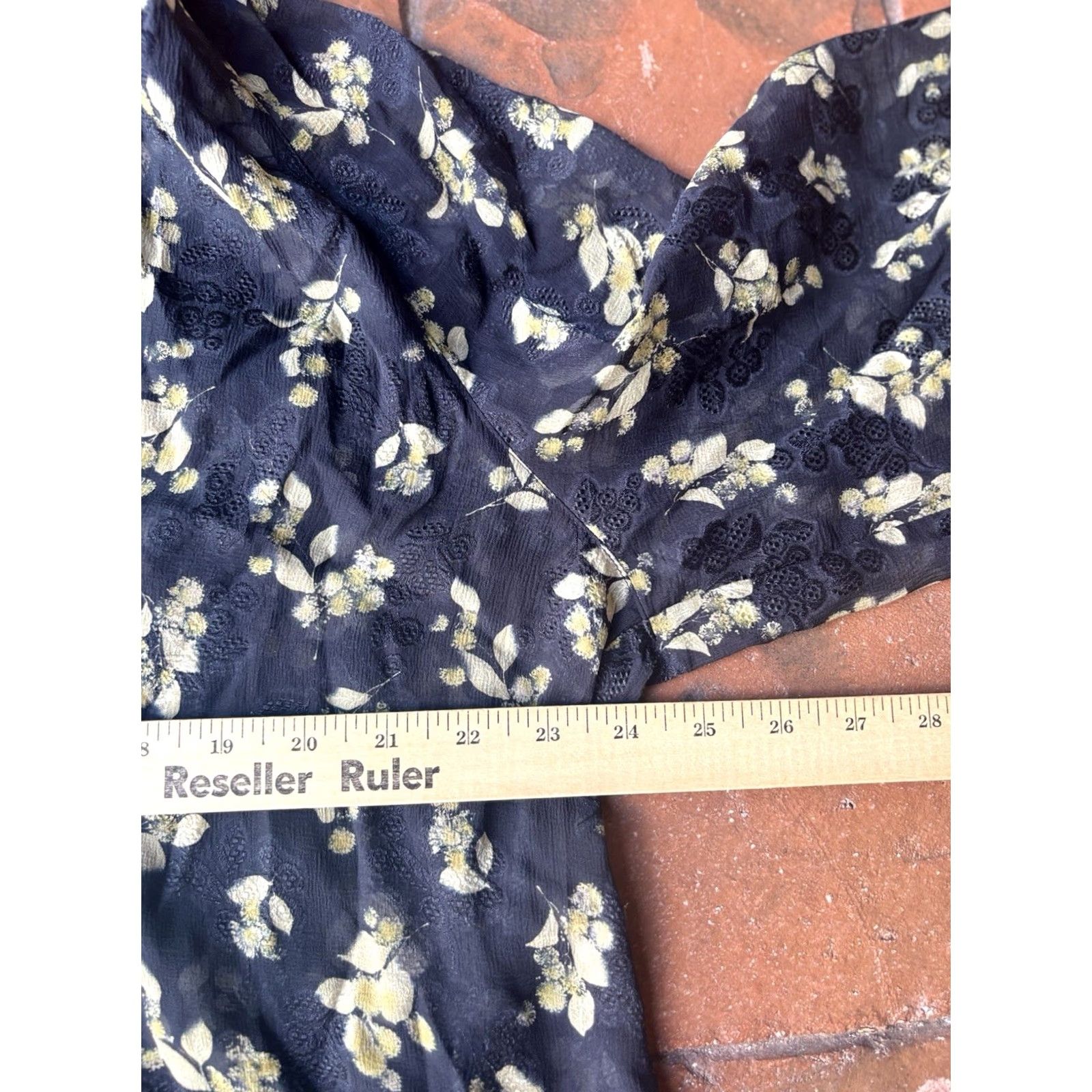 Vince Vince Blouse Woman XL Multicolor Silk Floral Dandelion Poet Popover V-Neck Tie Button Long Sleeve Size XL / US 12-14 / IT 48-50 - 4 Thumbnail