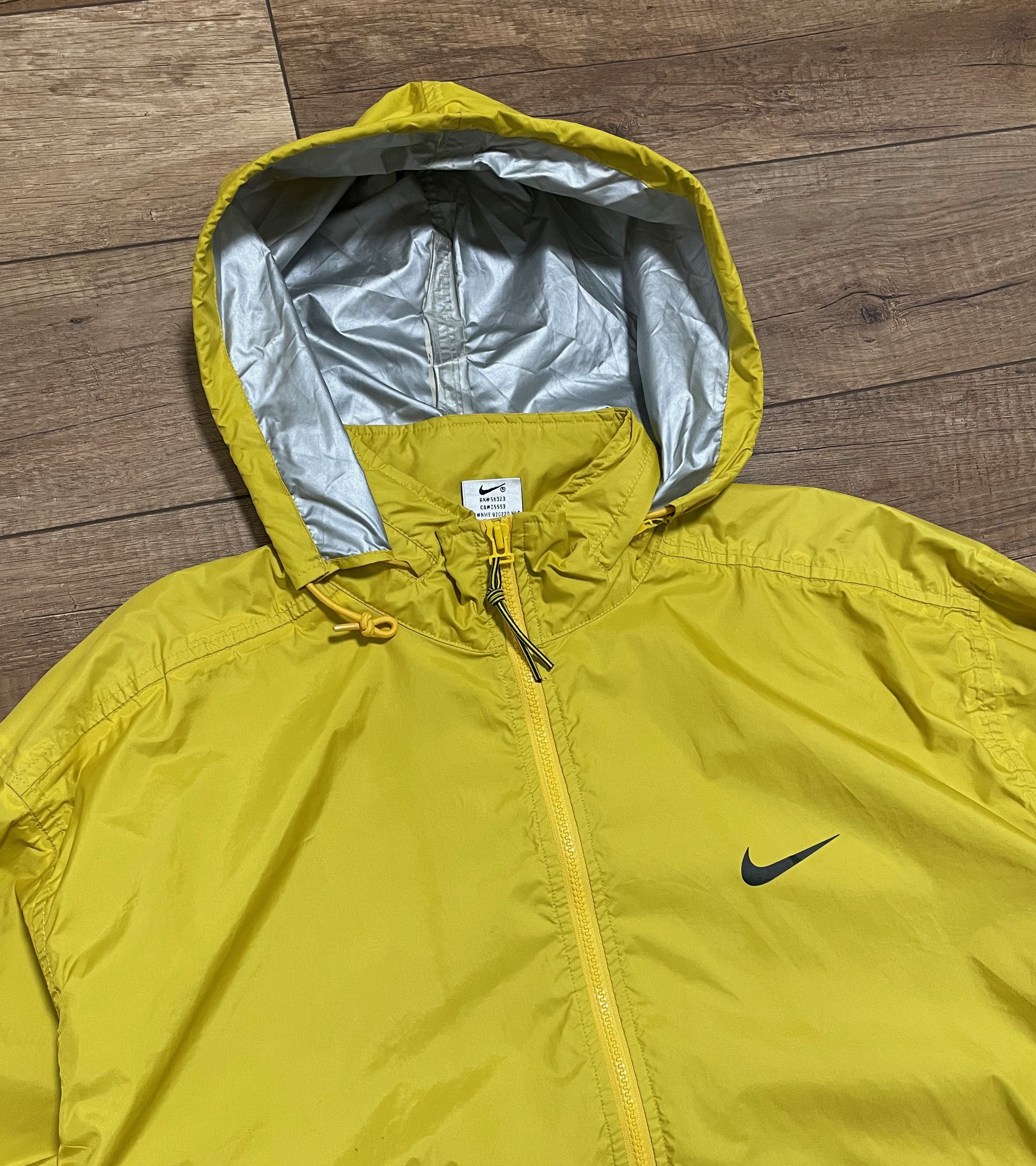 Nike Vintage Nike Yellow Big logo Hooded Windbreaker Jacket Size US L / EU 52-54 / 3 - 4 Thumbnail