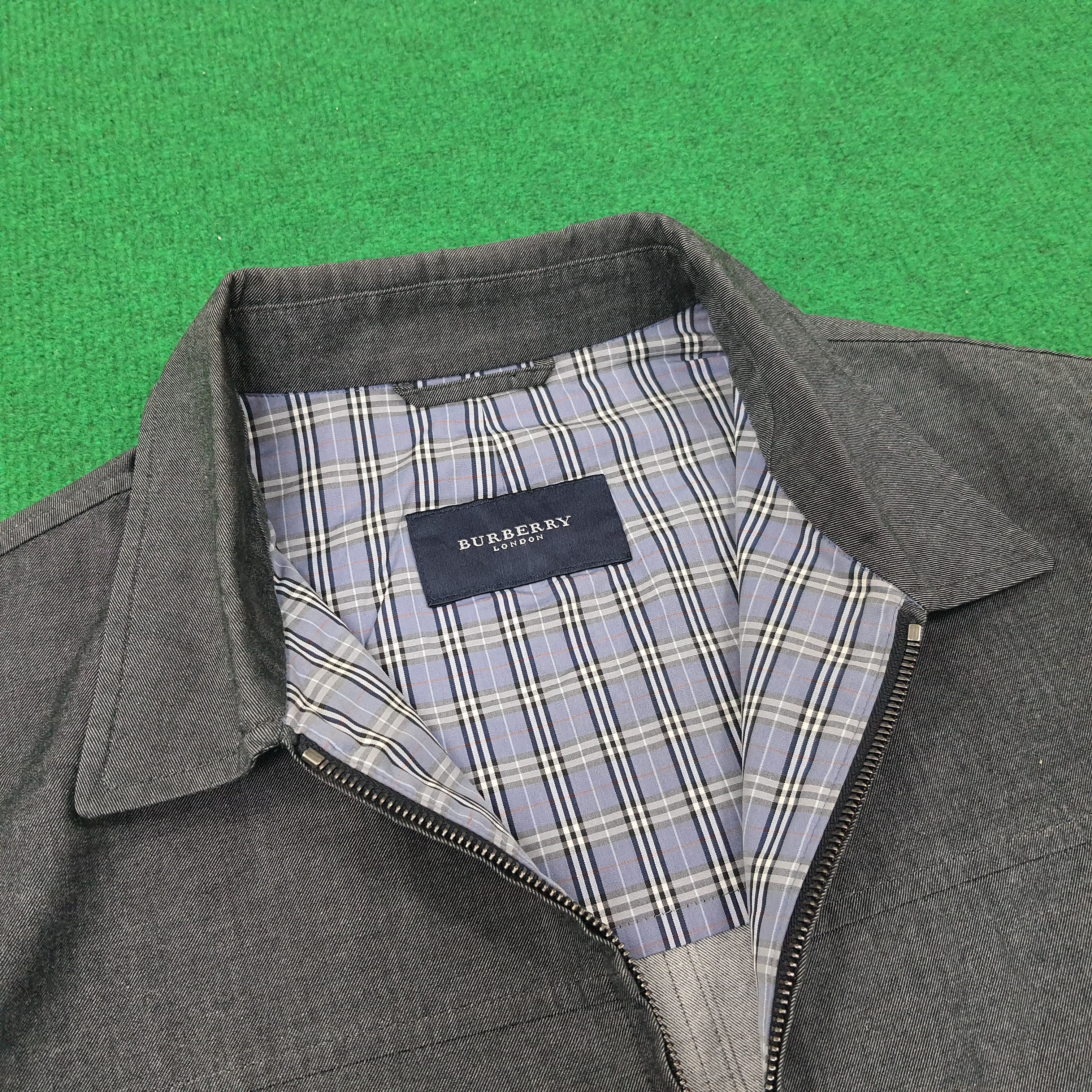 Burberry × Vintage Vintage Burberry London Designer Zipper Jacket C222N17 Size US L / EU 52-54 / 3 - 5 Thumbnail