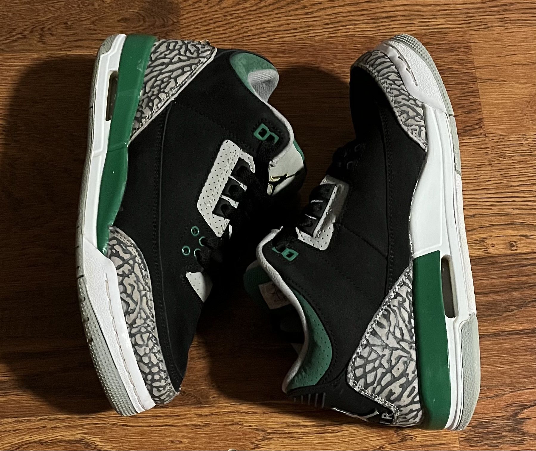 Jordan Brand Jordan 3 Retro Pine Green Size US 7 / EU 40 - 2 Thumbnail