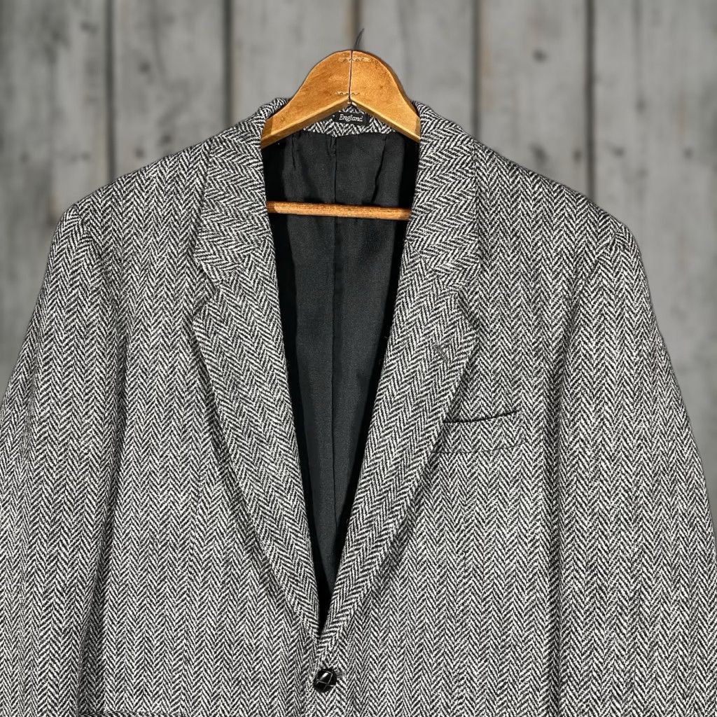 Harris Tweed VINTAGE Harris Tweed Blazer Jacket 42 R Wool Tweed Herringbone Gray Two-Button Single-Breasted Men Size 42R - 1 Thumbnail