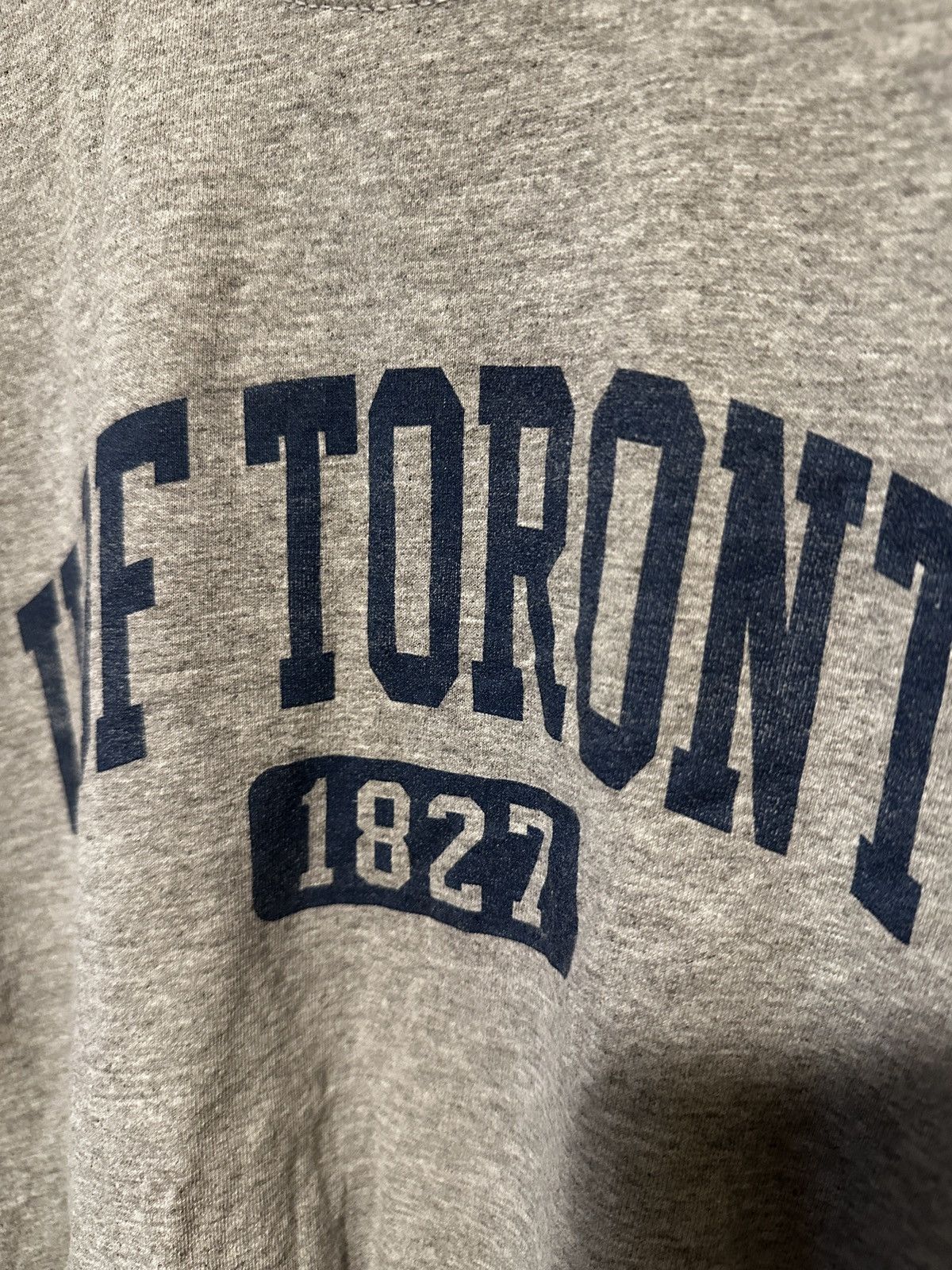 Vintage VINTAGE UNIVERSITY OF TORONTO TSHIRT Size US S / EU 44-46 / 1 - 2 Thumbnail