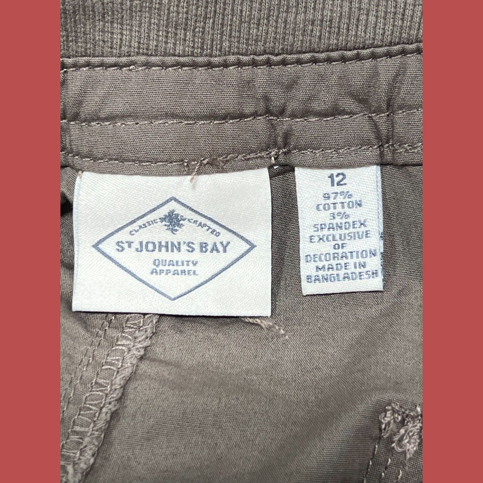 Other St. John's Bay - Women's Mid-Rise Cargo Bermuda Short - Brow Size 34" / US 12 / IT 48 - 13 Thumbnail