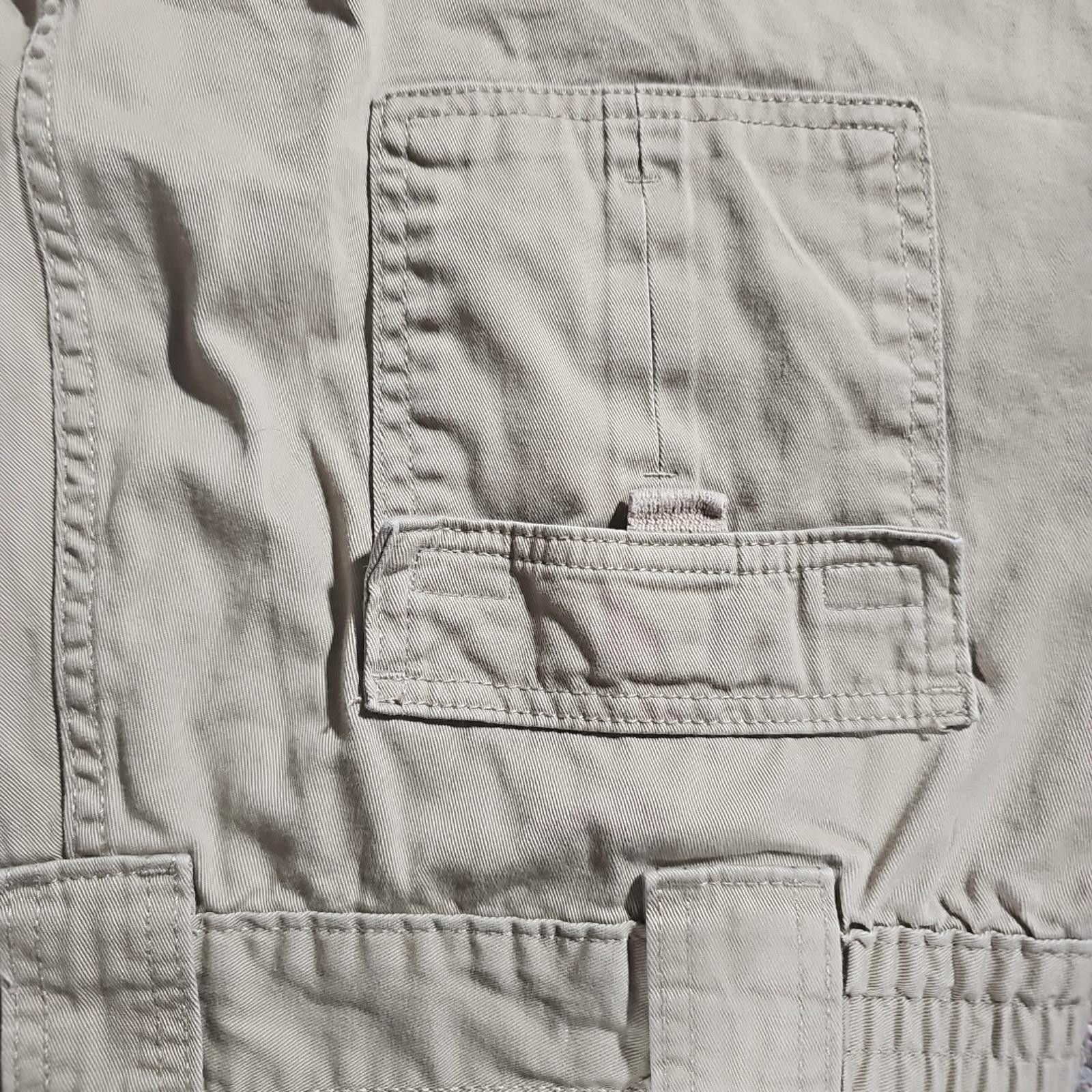 St. Johns Bay St. John's Bay Mens Beige Cargo Shorts Sz 40 Casual Utility Size US 40 / EU 56 - 6 Thumbnail