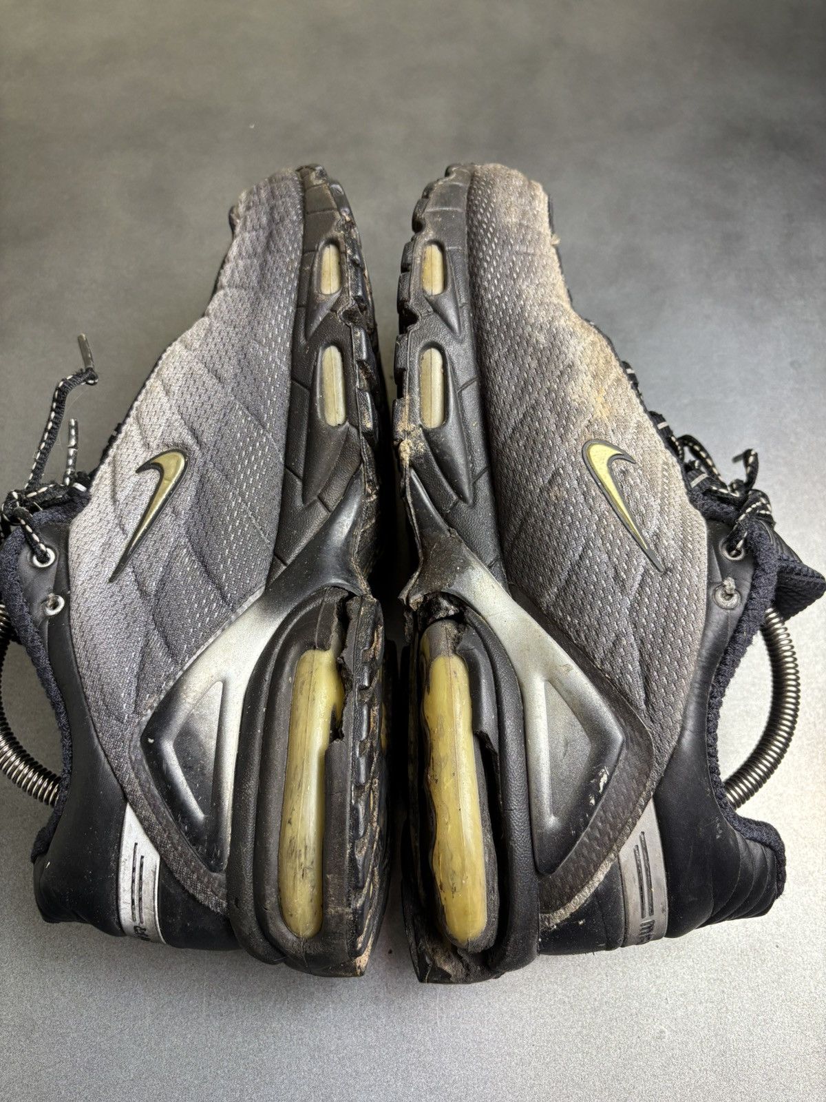 Nike × Vintage 2000 Nike Air Max Tailwind V Vintage Nike Sneakers 604190 9 Size US 9 / EU 42 - 15 Thumbnail