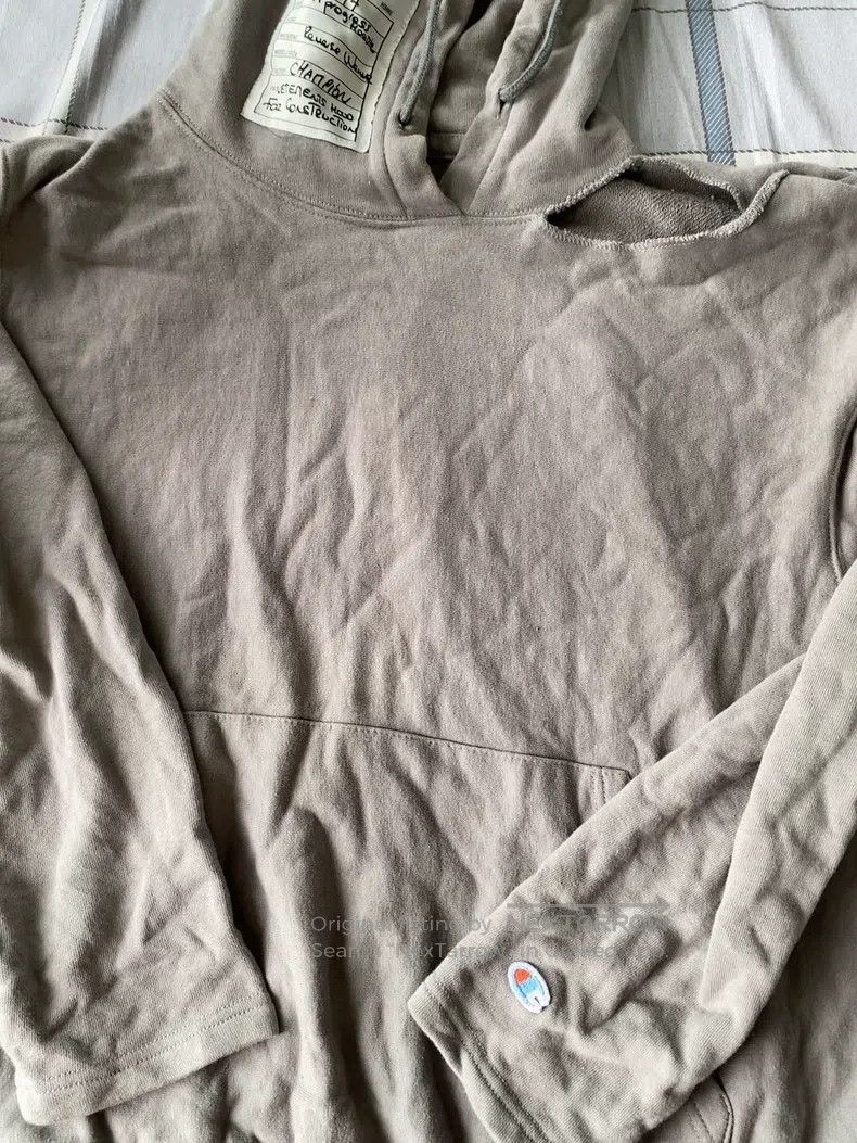 Vetements Vetements Distressed Off-the-Shoulder Hoodie Size L / US 10 / IT 46 - 6 Thumbnail
