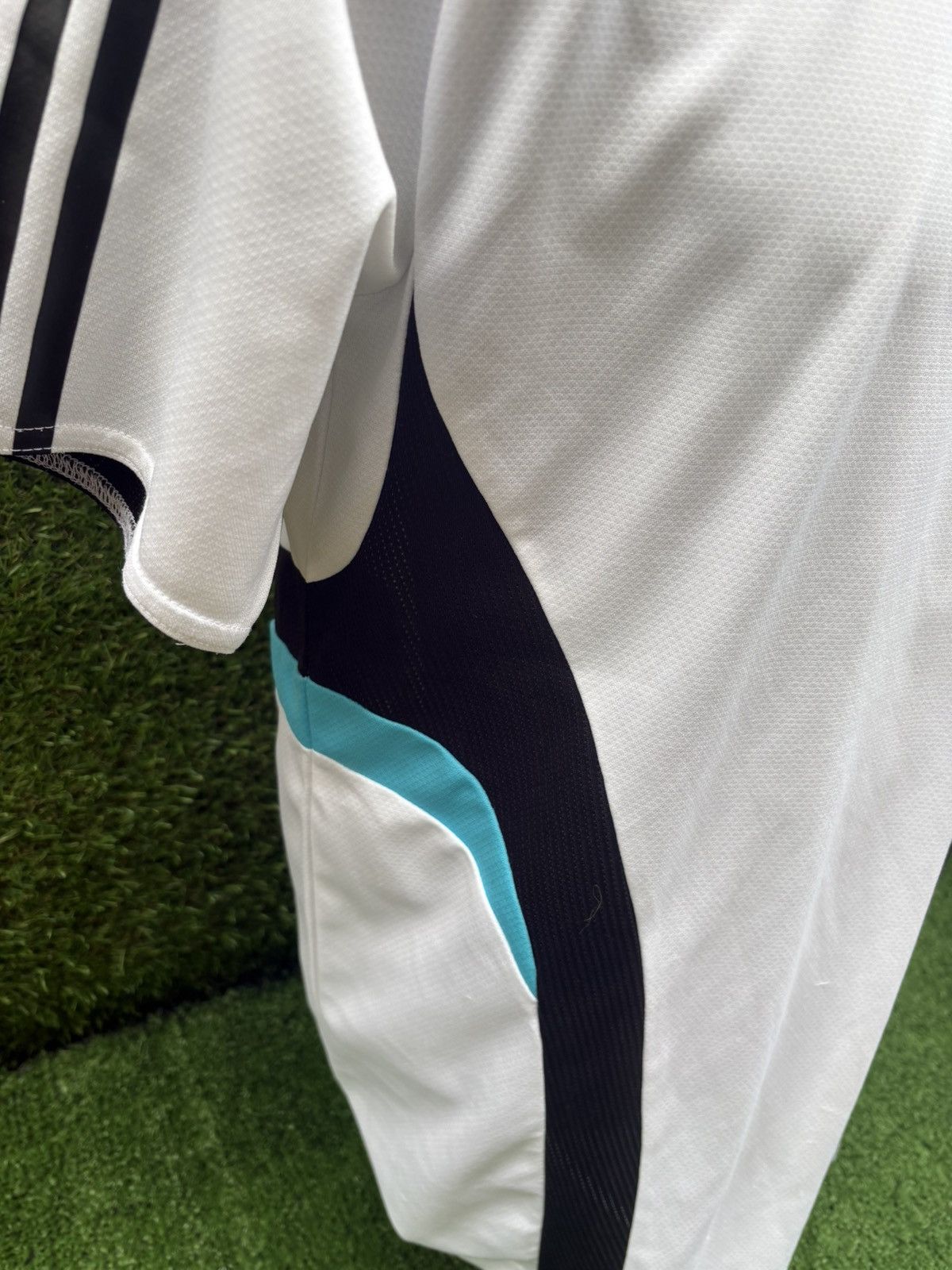Adidas Jersey training real madrid Size US L / EU 52-54 / 3 - 5 Thumbnail