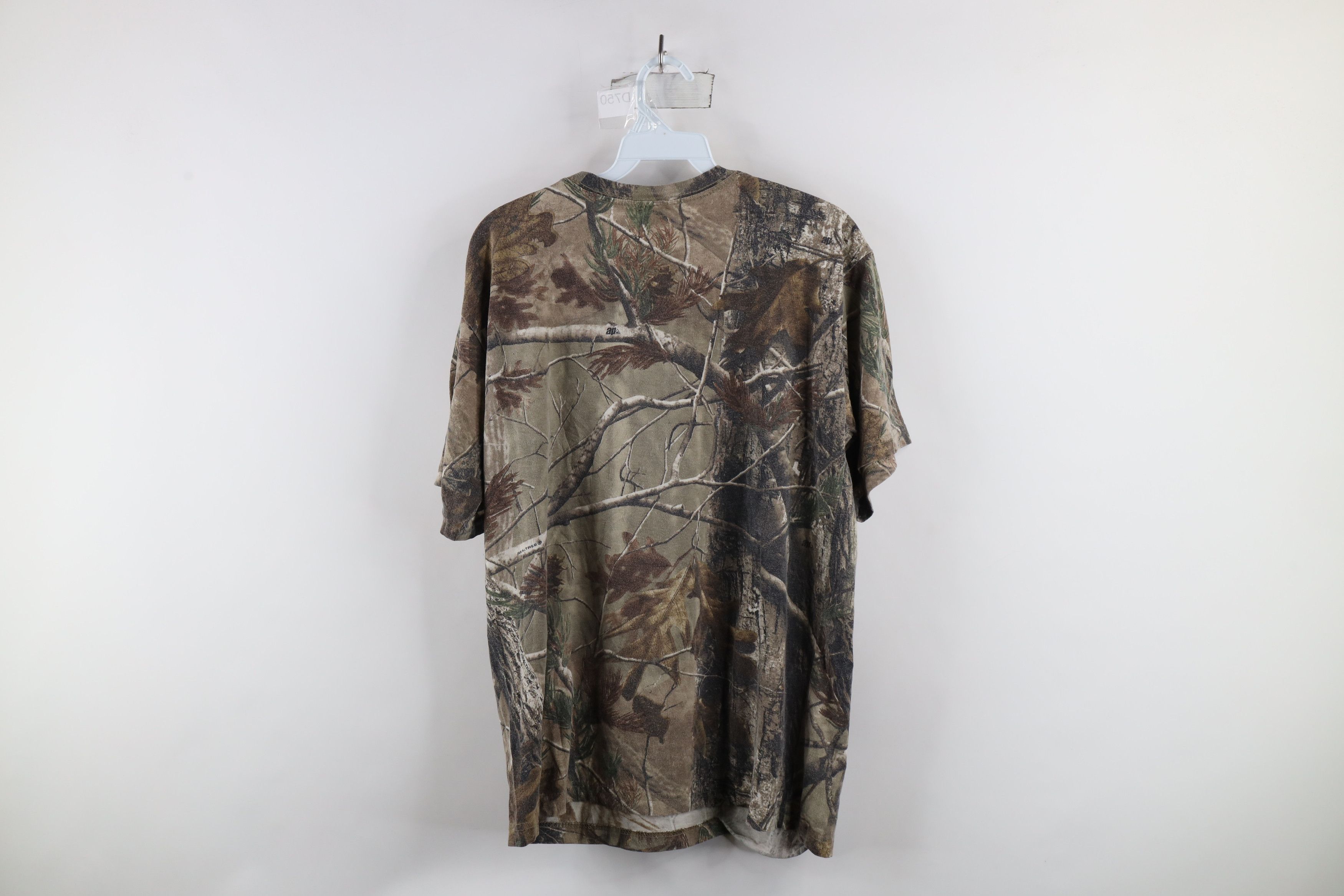 Vintage Vintage Streetwear Realtree Camouflage Short Sleeve T-Shirt Size US M / EU 48-50 / 2 - 9 Thumbnail
