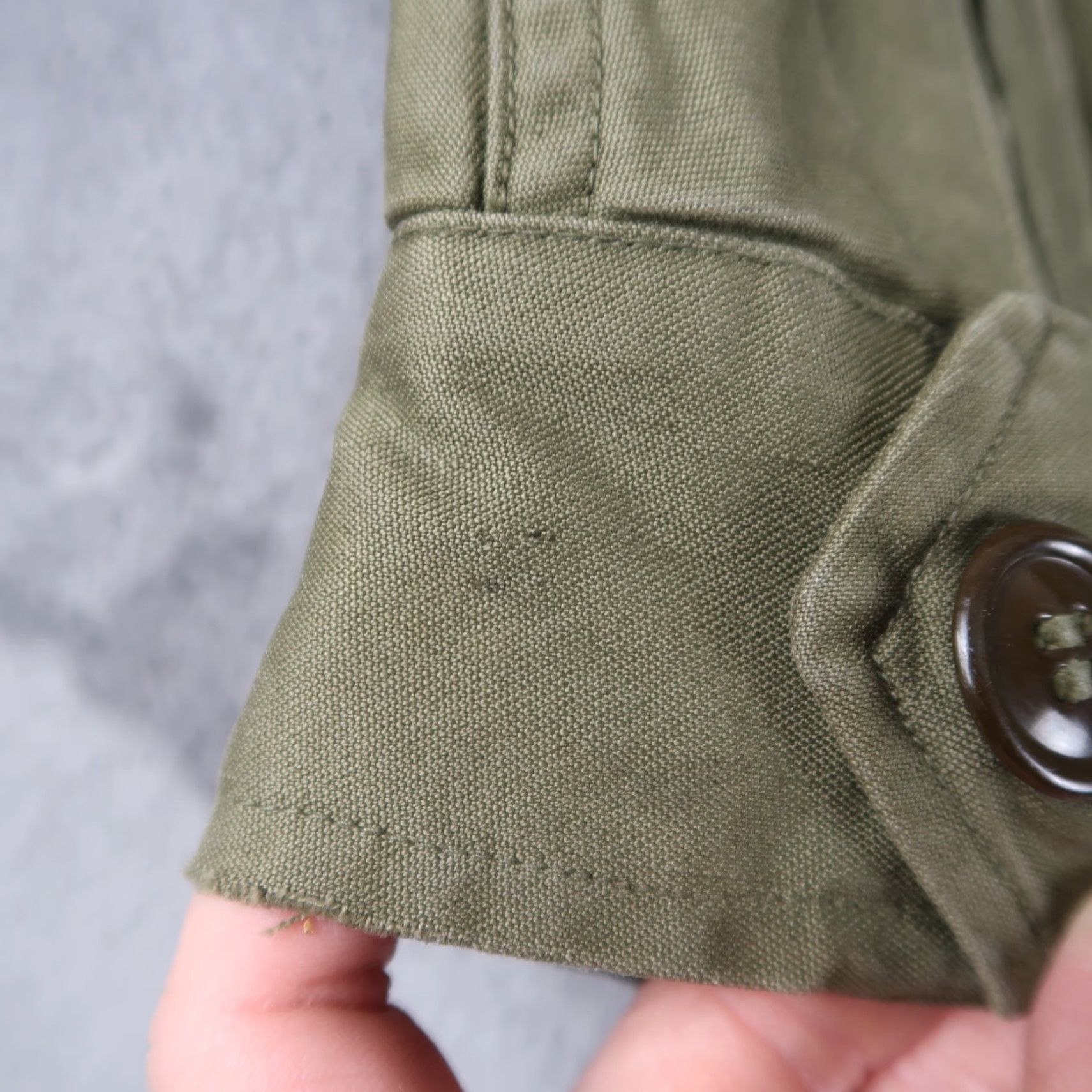 Olive VINTAGE US Army M43 Jacket Mens 34L Olive Green Military Jacket Cotton Canvas Mid-Length Green 40s WW2 Army Size US M / EU 48-50 / 2 - 3 Thumbnail