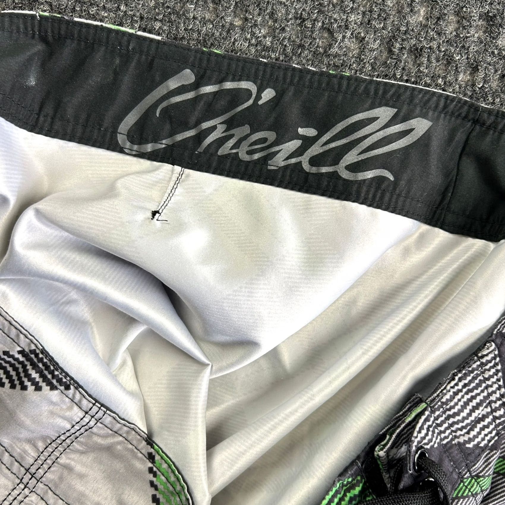 O'Neill VINTAGE O'Neill Boardshorts Swim Trunks 36 Green Black Plaid 90s Y2K Beach Mens Short - Board Shorts, Drawstring, Pockets Size US 36 / EU 52 - 4 Thumbnail